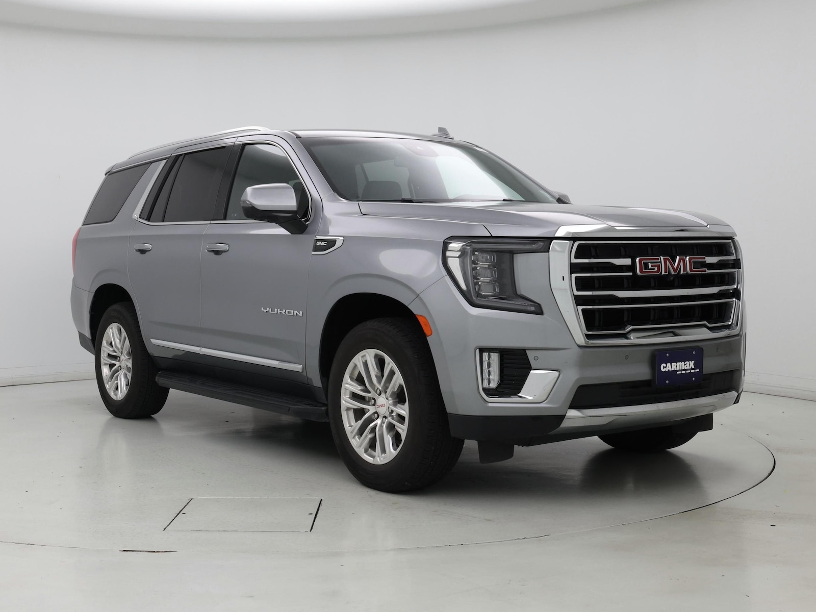 2024 GMC Yukon SLT - Photo 2