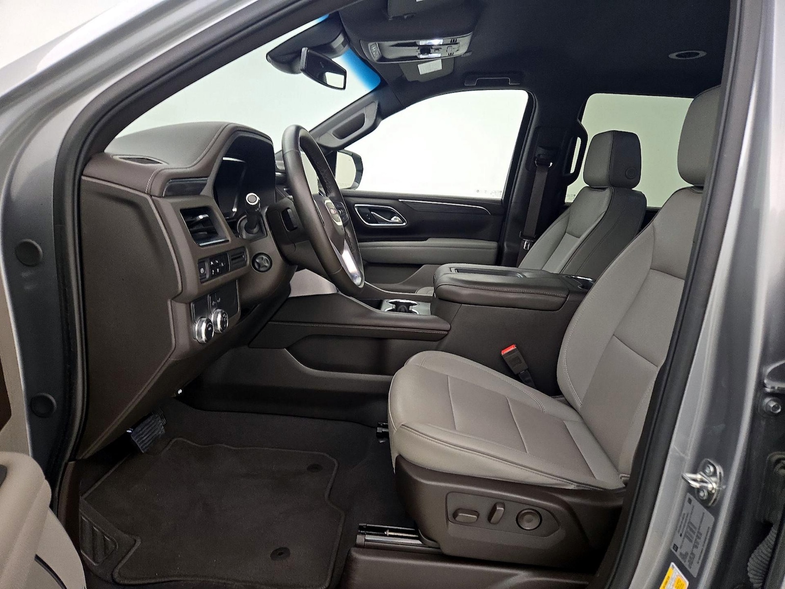 2024 GMC Yukon SLT - Photo 12