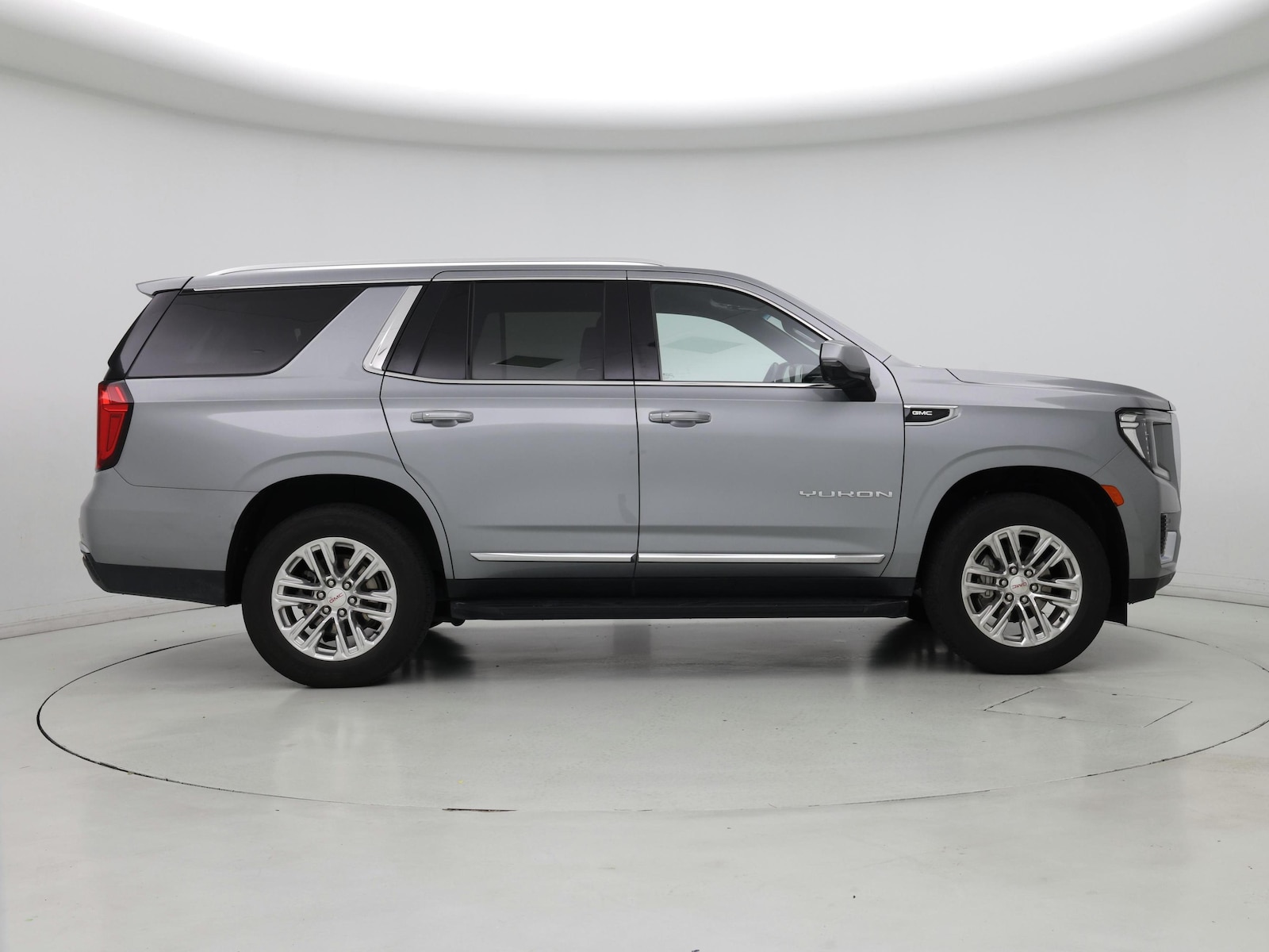 2024 GMC Yukon SLT - Photo 8