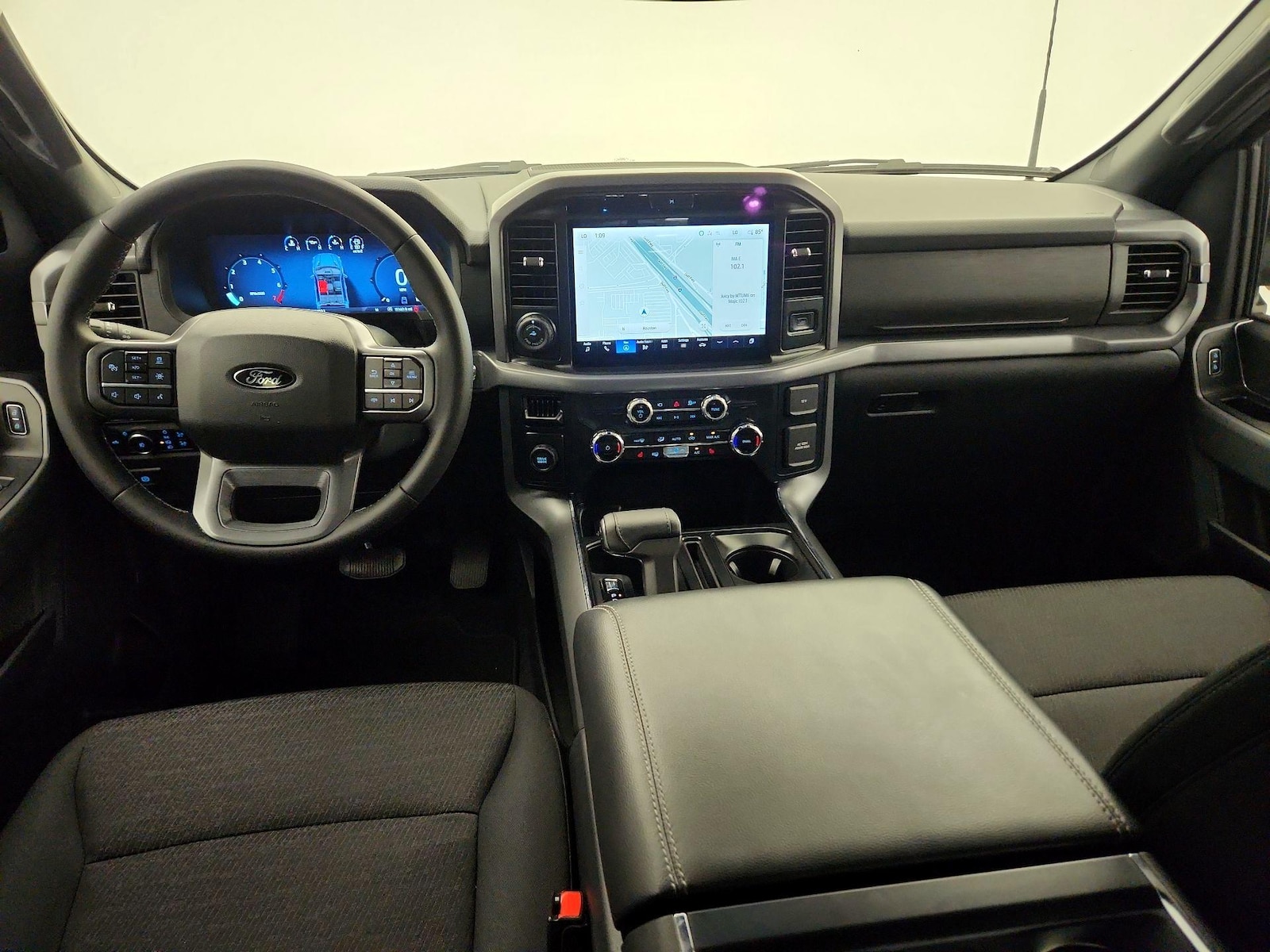2025 Ford F-150 XLT - Photo 10