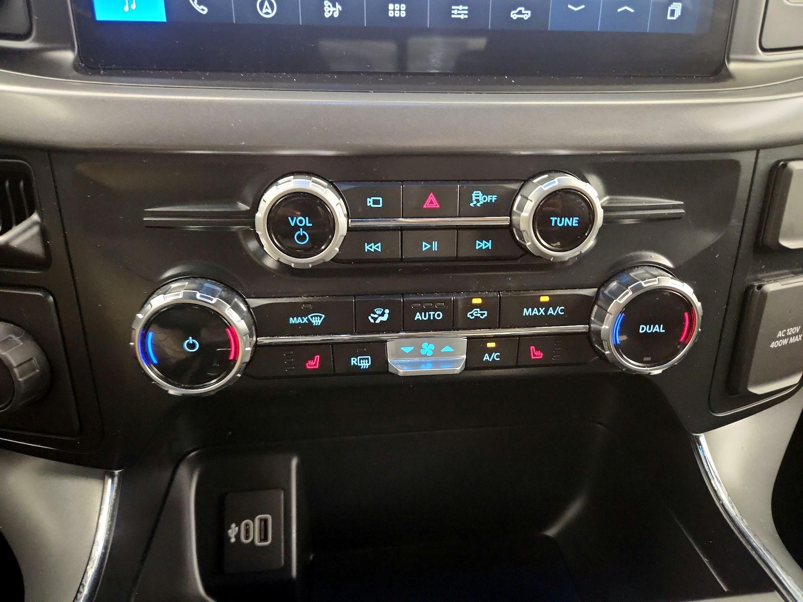 2025 Ford F-150 XLT - Photo 18