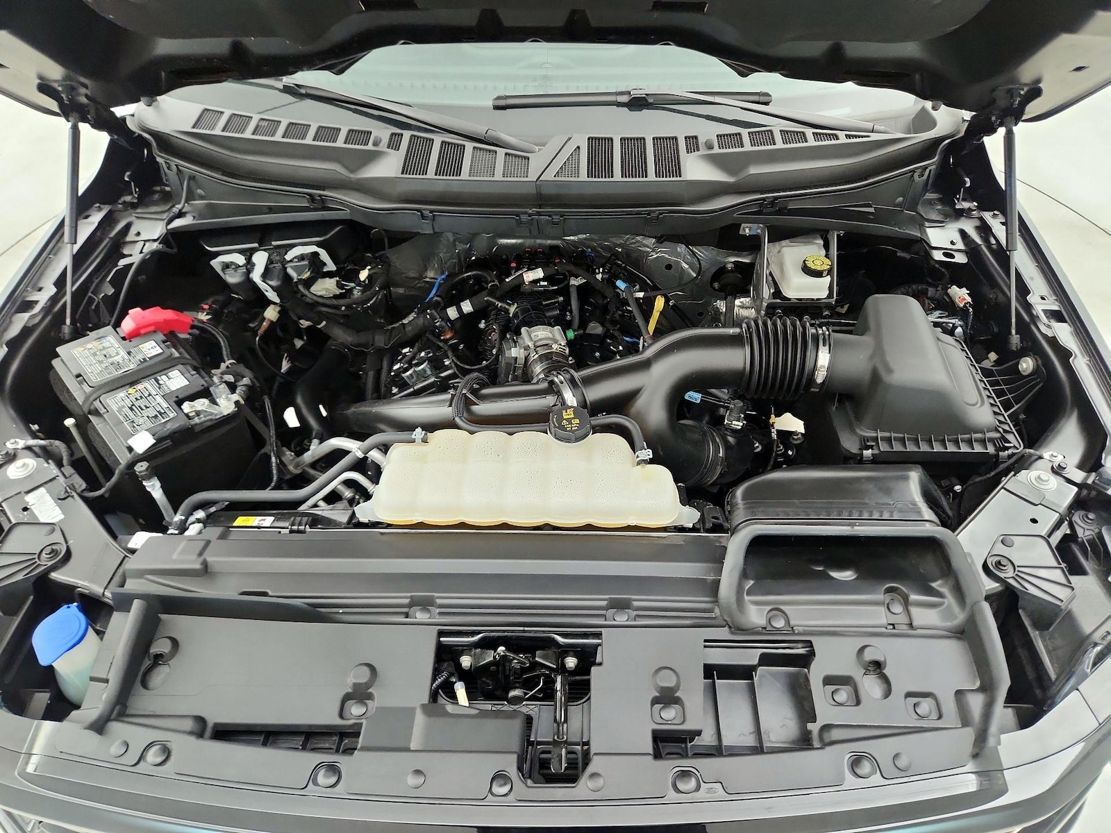 2025 Ford F-150 XLT - Photo 23