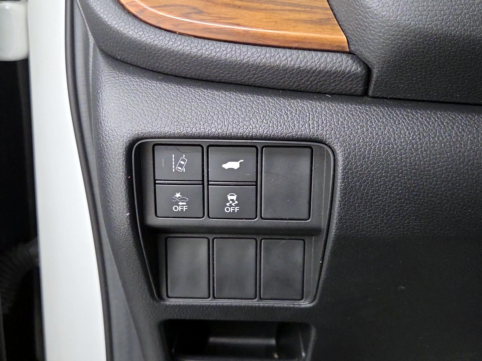 Thumbnail: 2017 Honda CR-V - 13