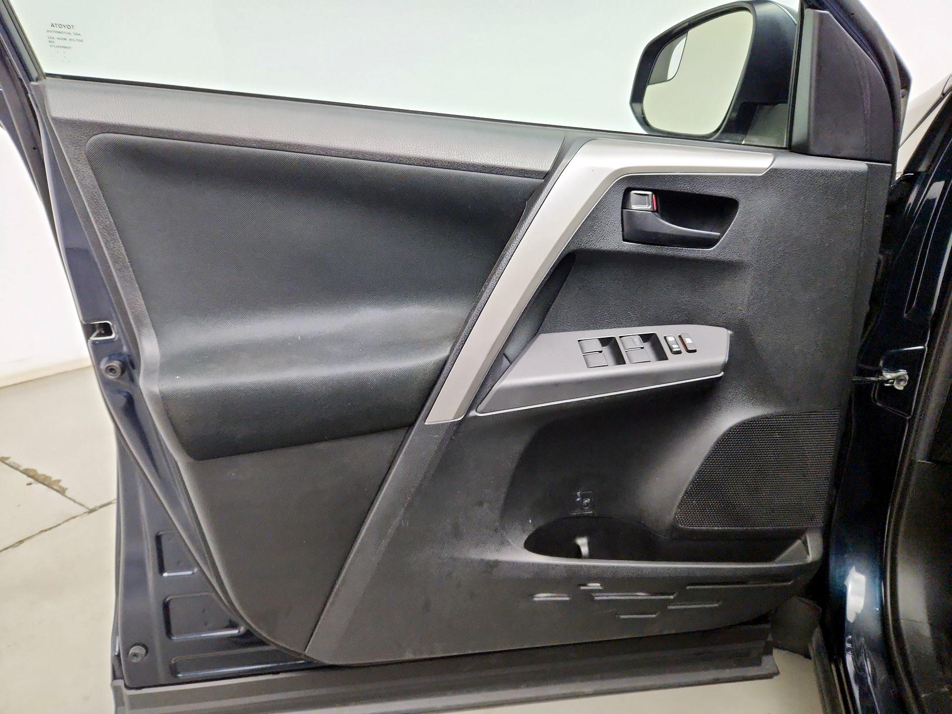 Thumbnail: 2017 Toyota RAV4 - 12