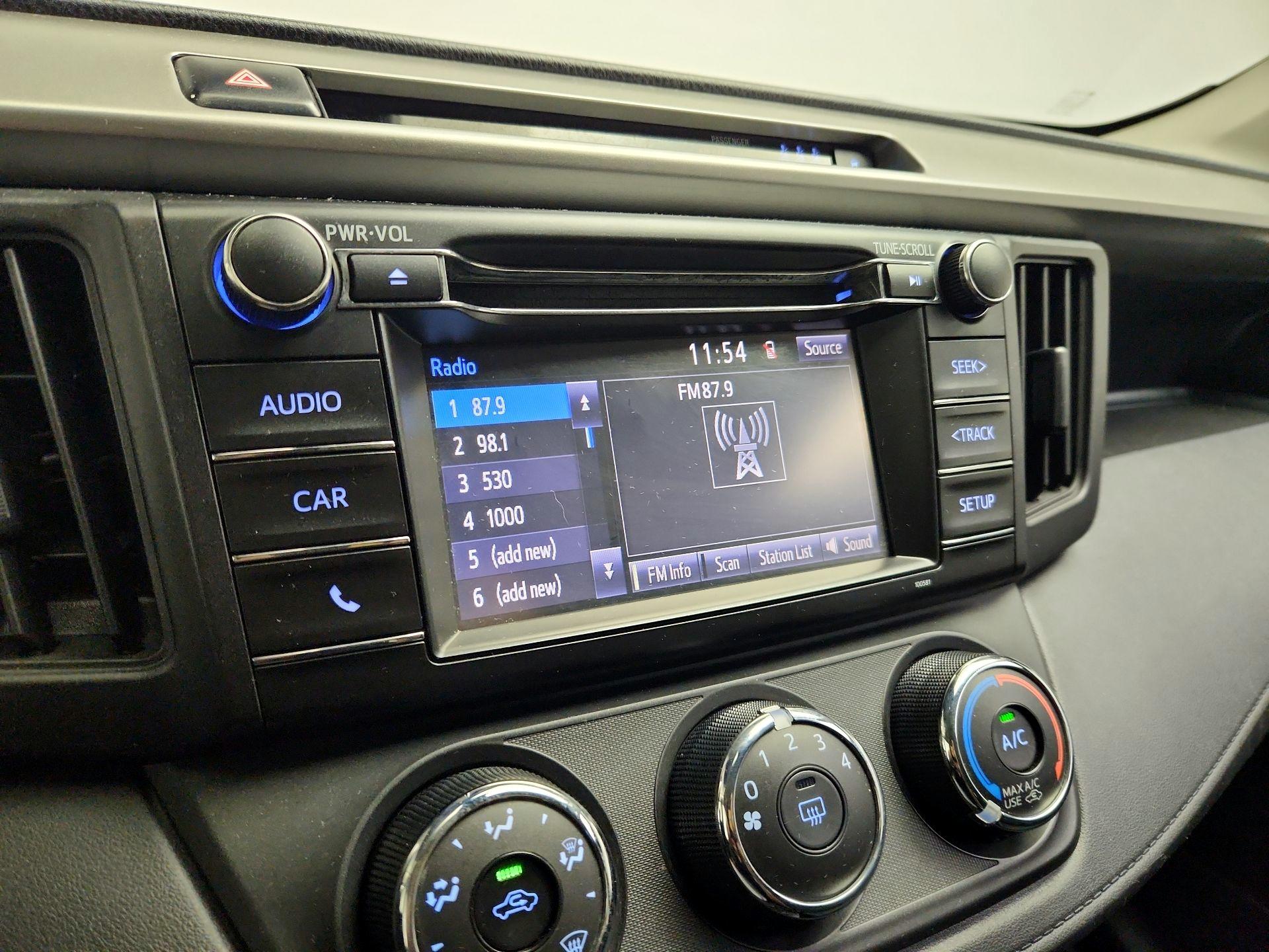Thumbnail: 2017 Toyota RAV4 - 15