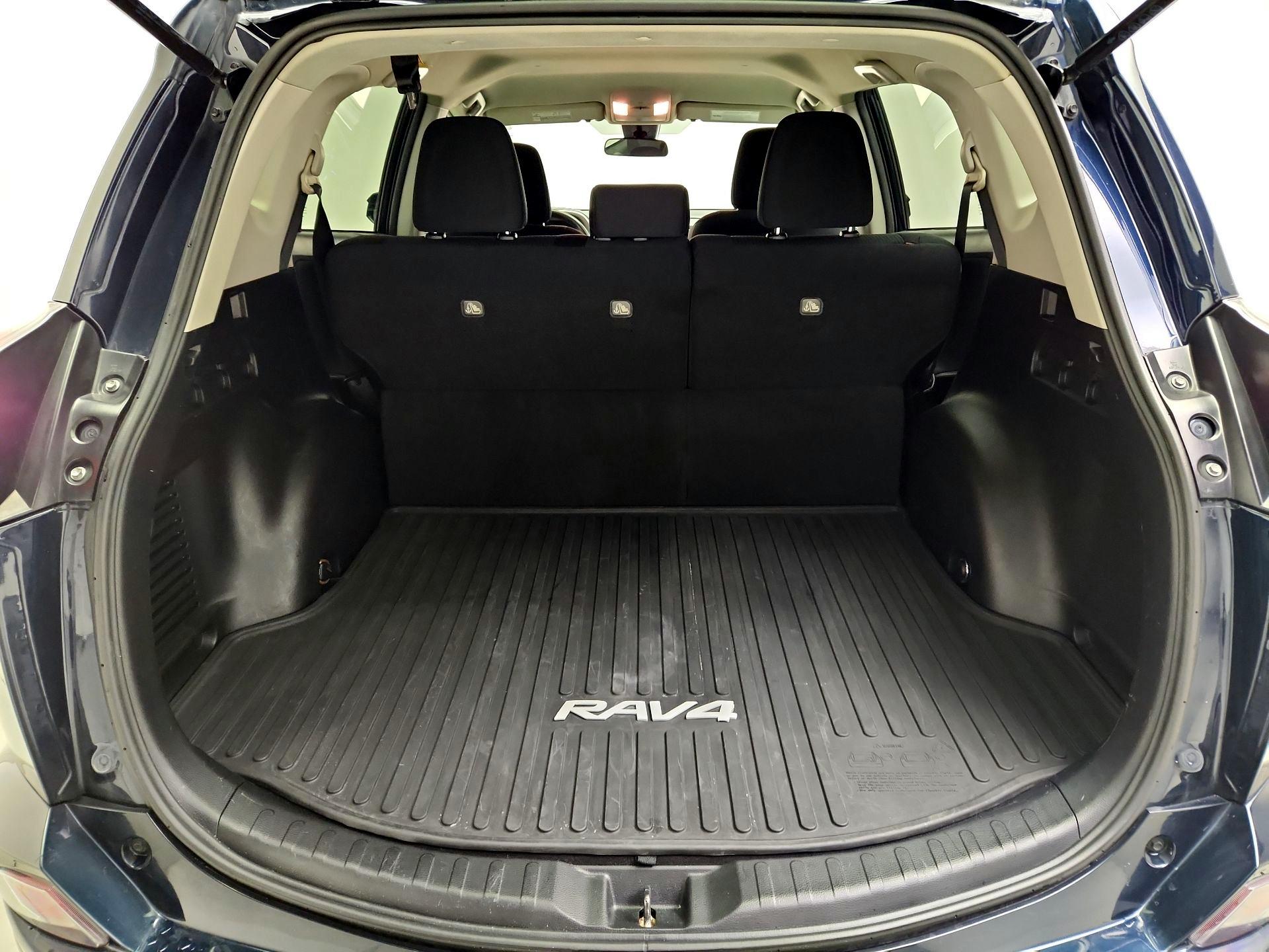 Thumbnail: 2017 Toyota RAV4 - 20