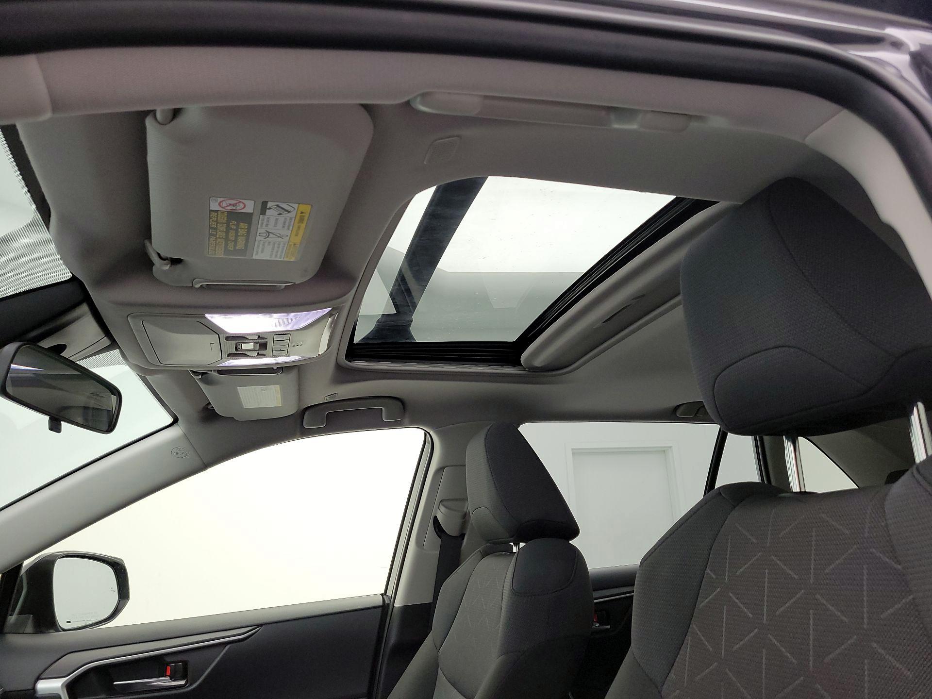 Thumbnail: 2025 Toyota RAV4 - 20