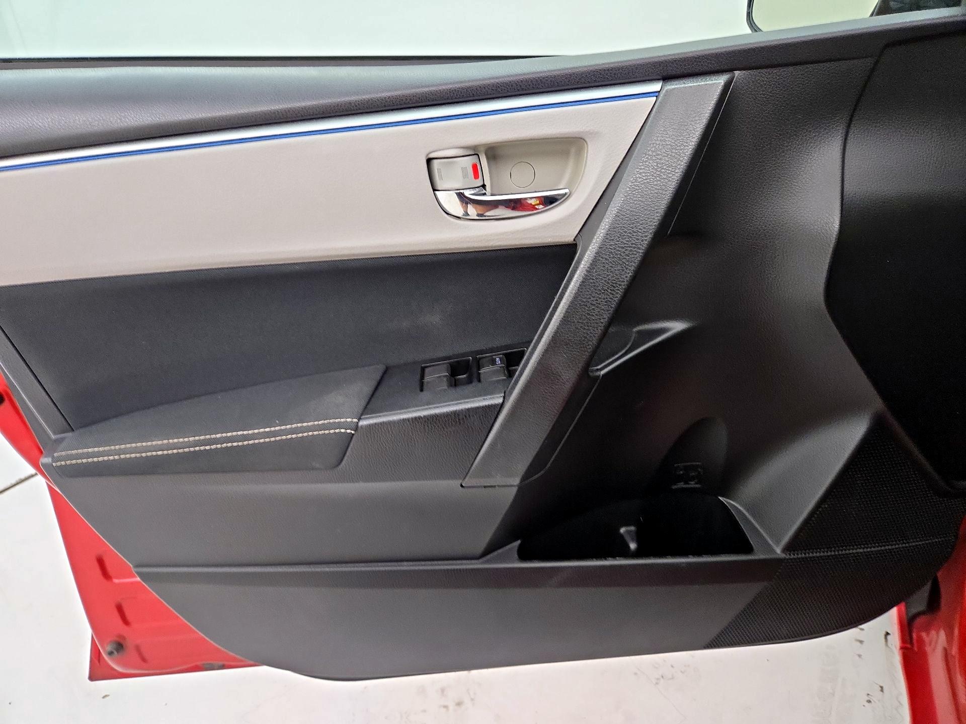 Thumbnail: 2016 Toyota Corolla - 12