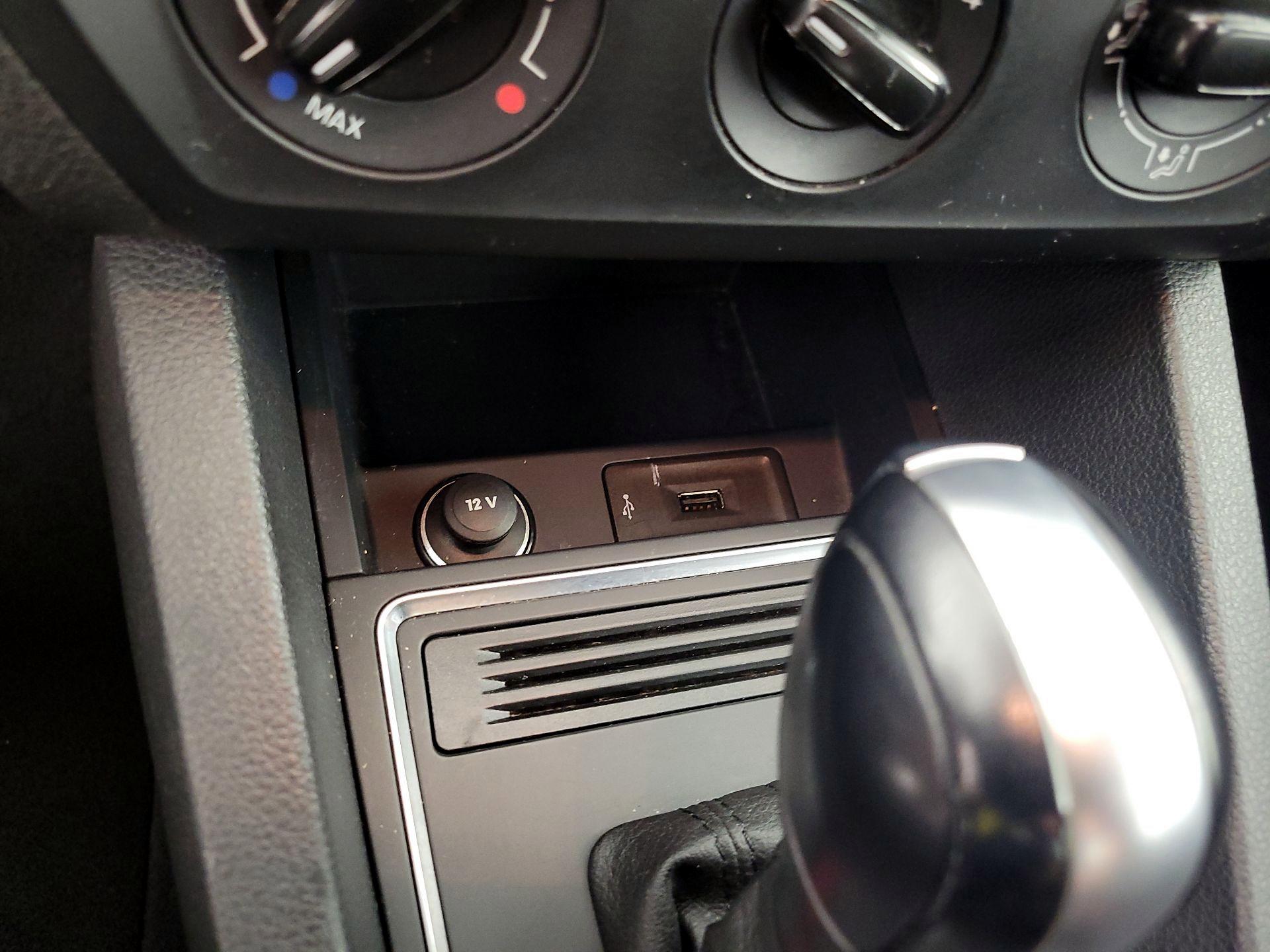 Thumbnail: 2016 Volkswagen Jetta - 17