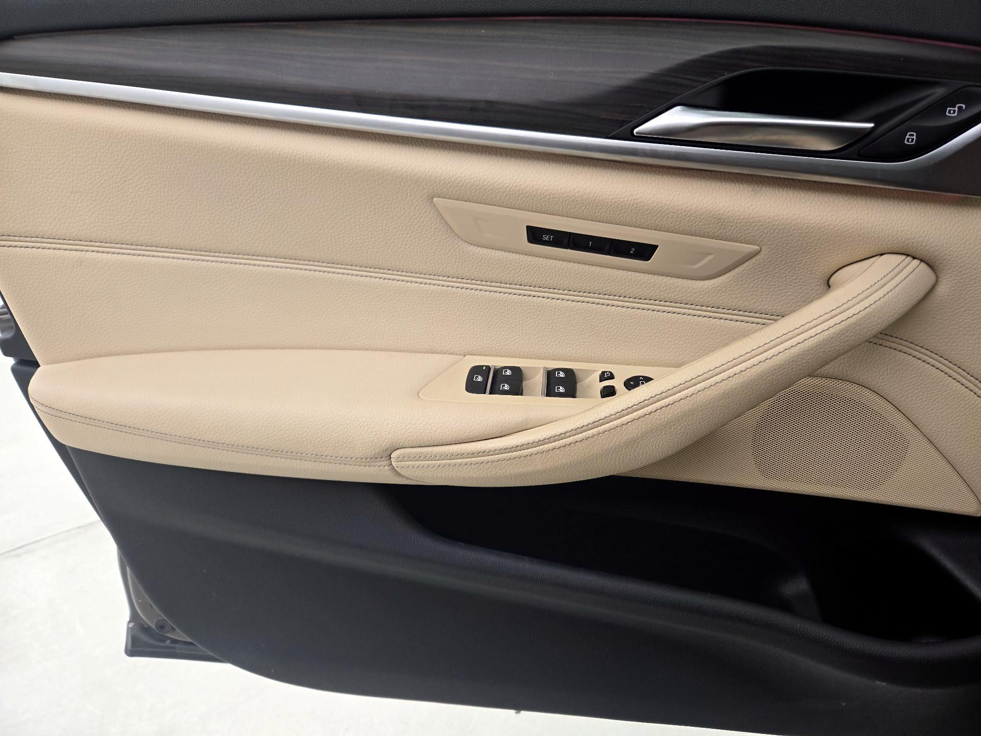 Thumbnail: 2020 BMW 5 Series - 12