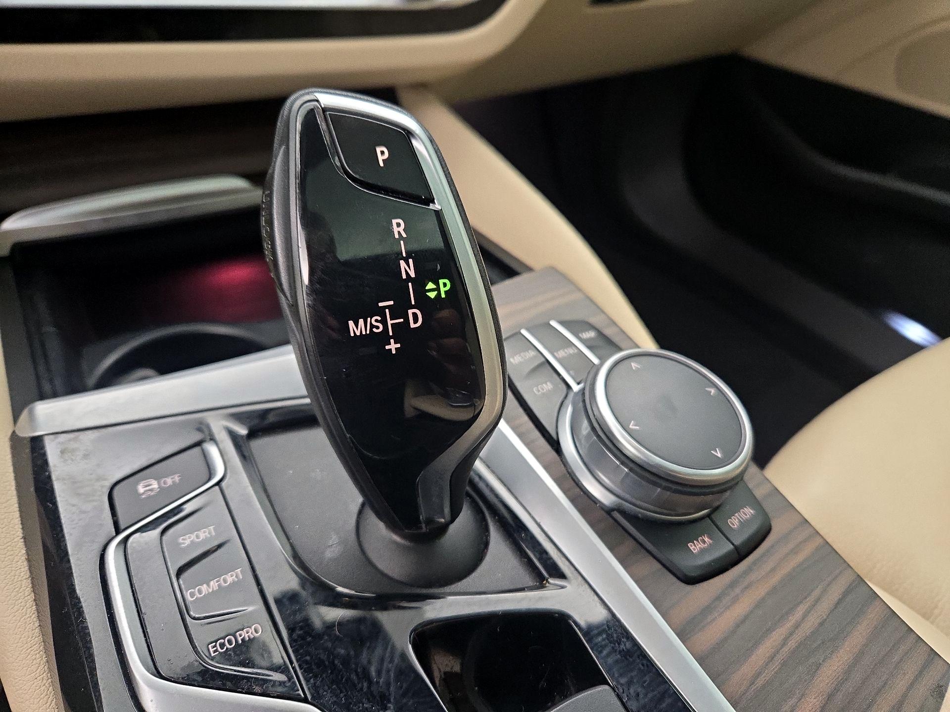 Thumbnail: 2020 BMW 5 Series - 18