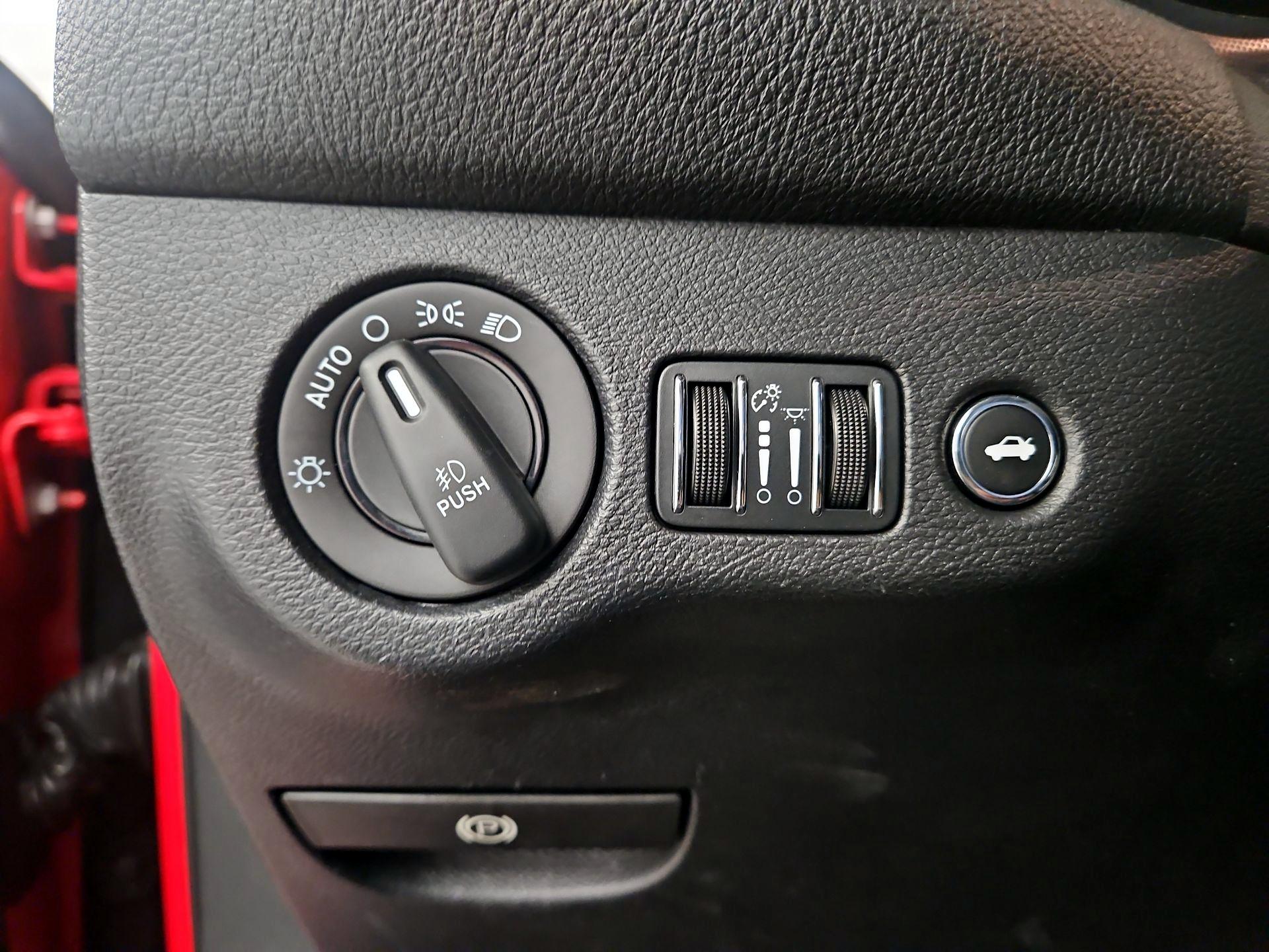 Thumbnail: 2015 Dodge Challenger - 11