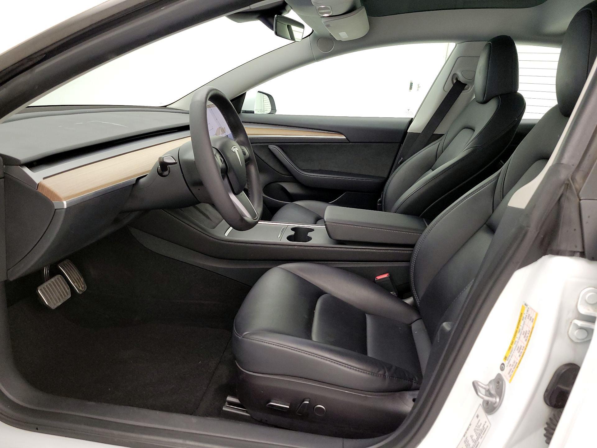 Thumbnail: 2023 Tesla Model 3 - 11