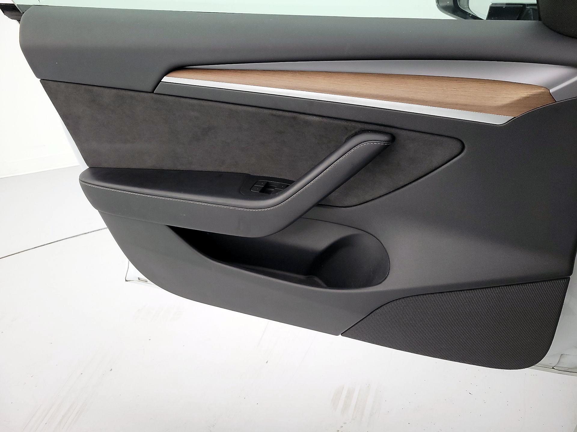 Thumbnail: 2023 Tesla Model 3 - 12