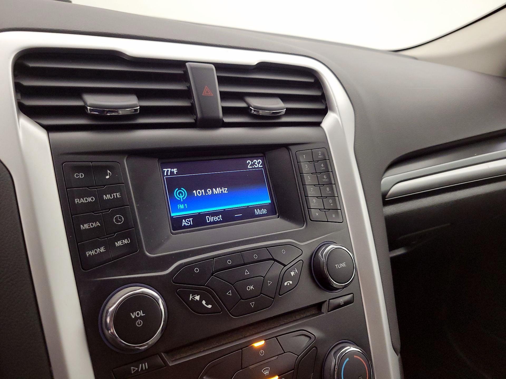 Thumbnail: 2015 Ford Fusion - 15