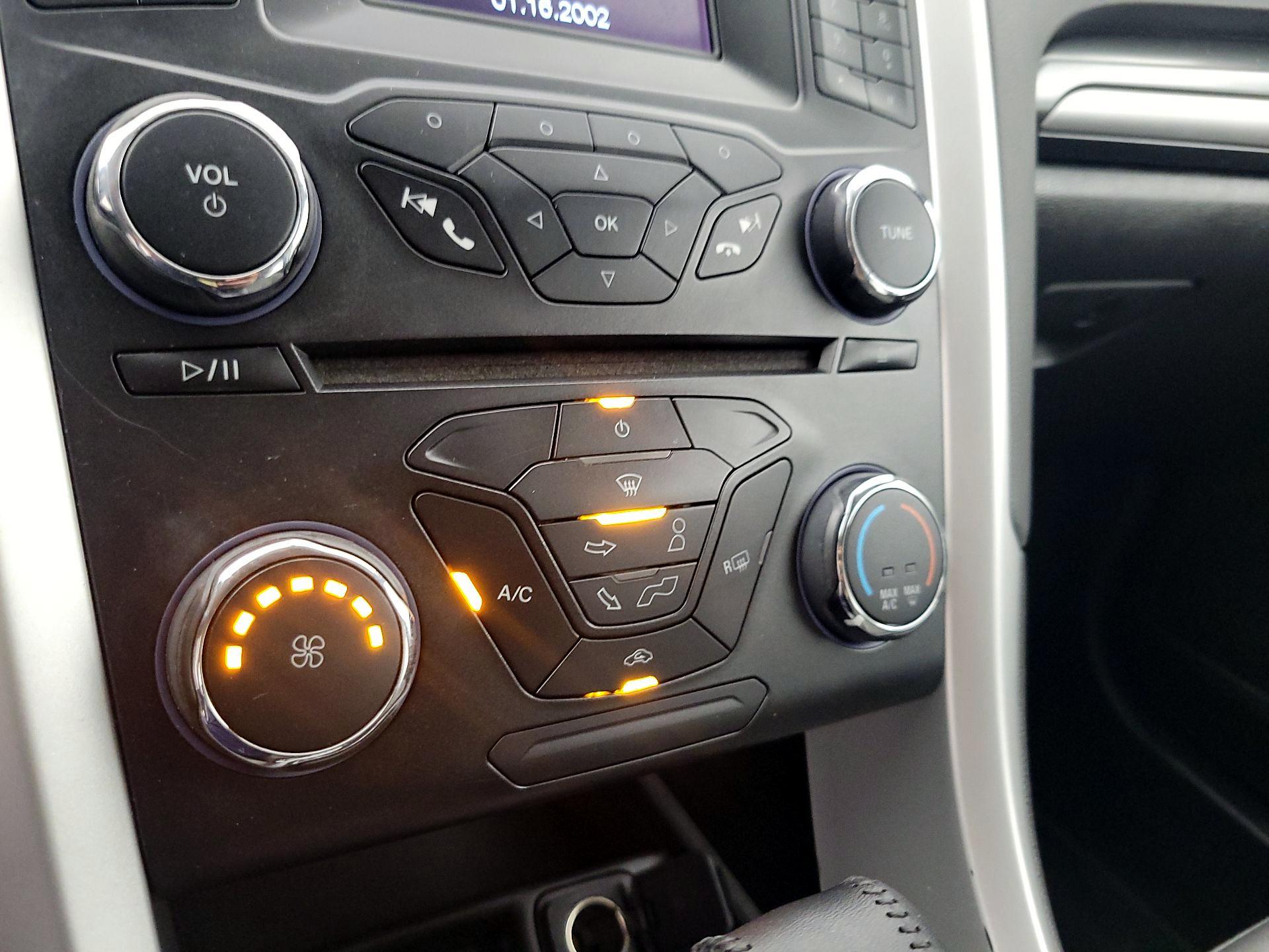 Thumbnail: 2015 Ford Fusion - 16