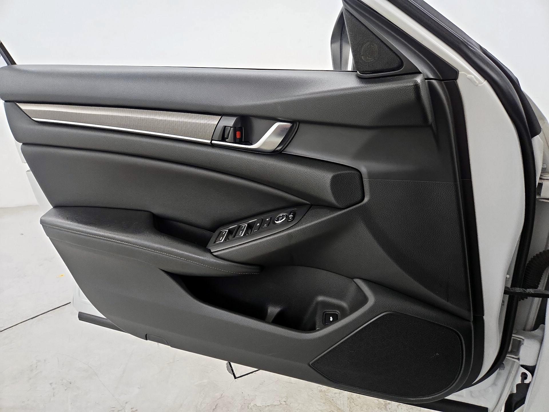 Thumbnail: 2018 Honda Accord - 12