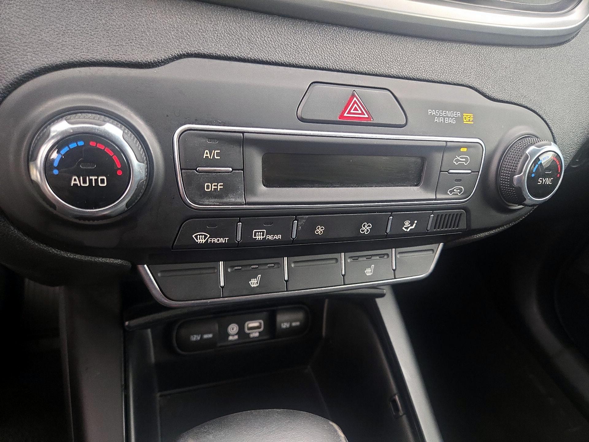 Thumbnail: 2020 Kia Sorento - 16