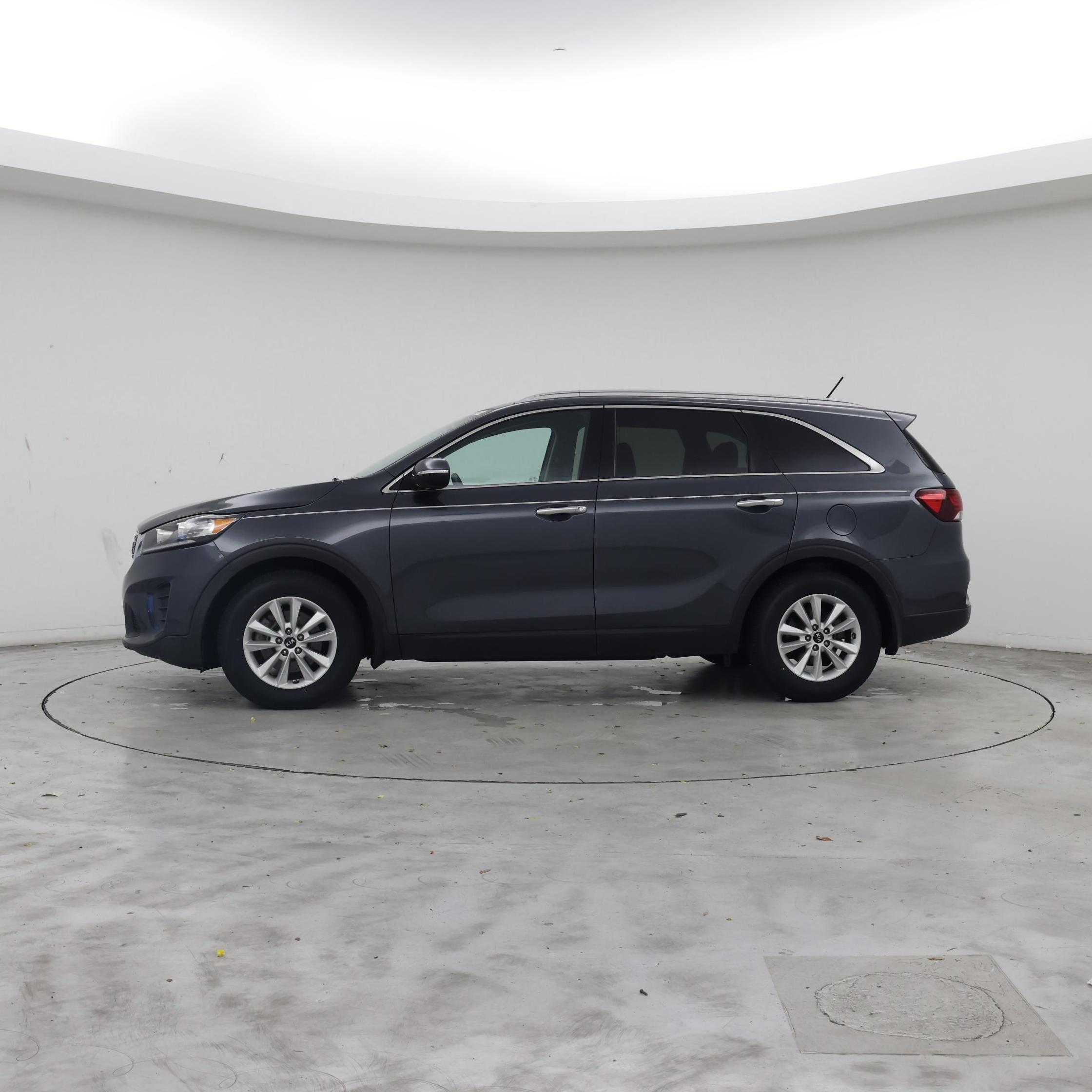 Thumbnail: 2020 Kia Sorento - 3