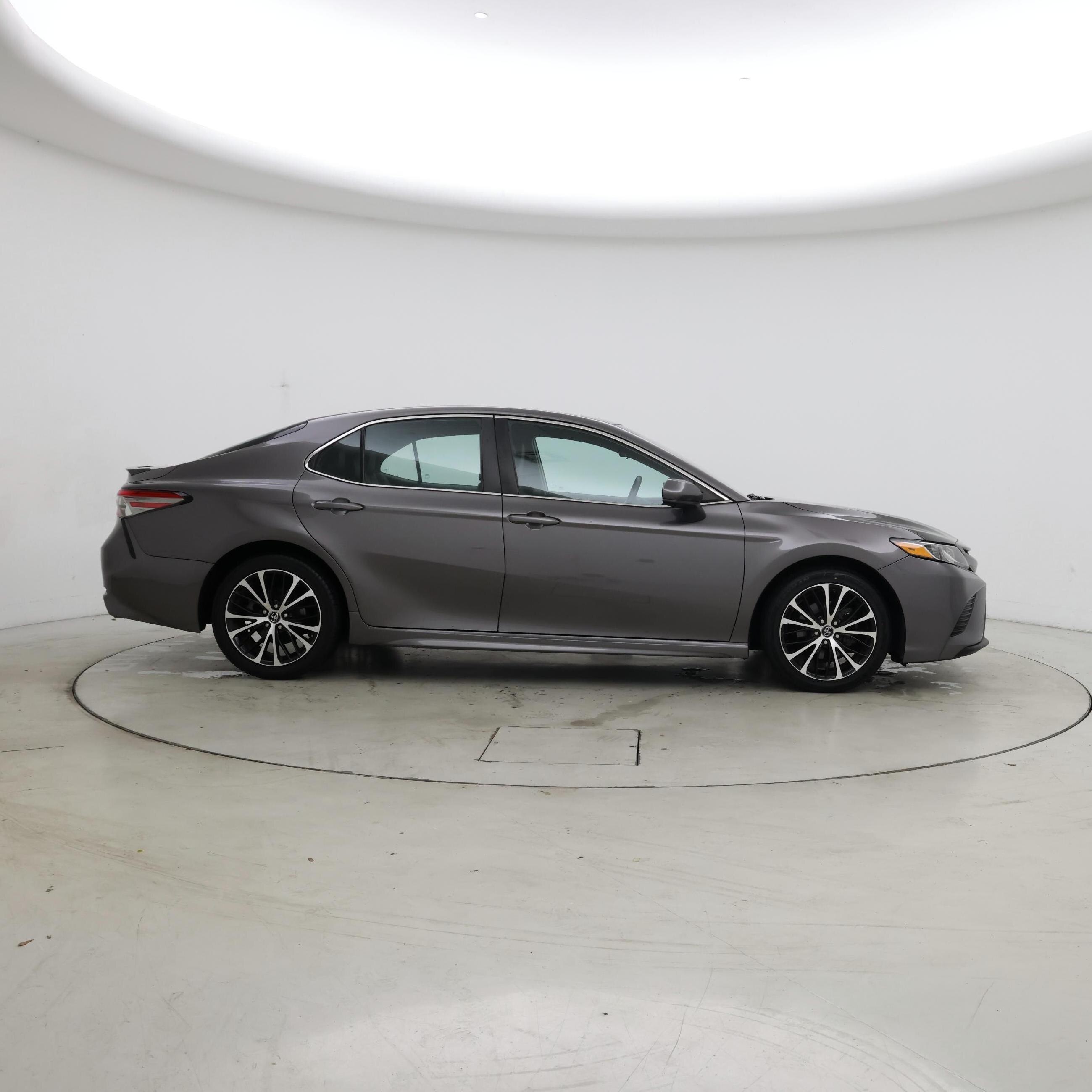 Thumbnail: 2018 Toyota Camry - 7