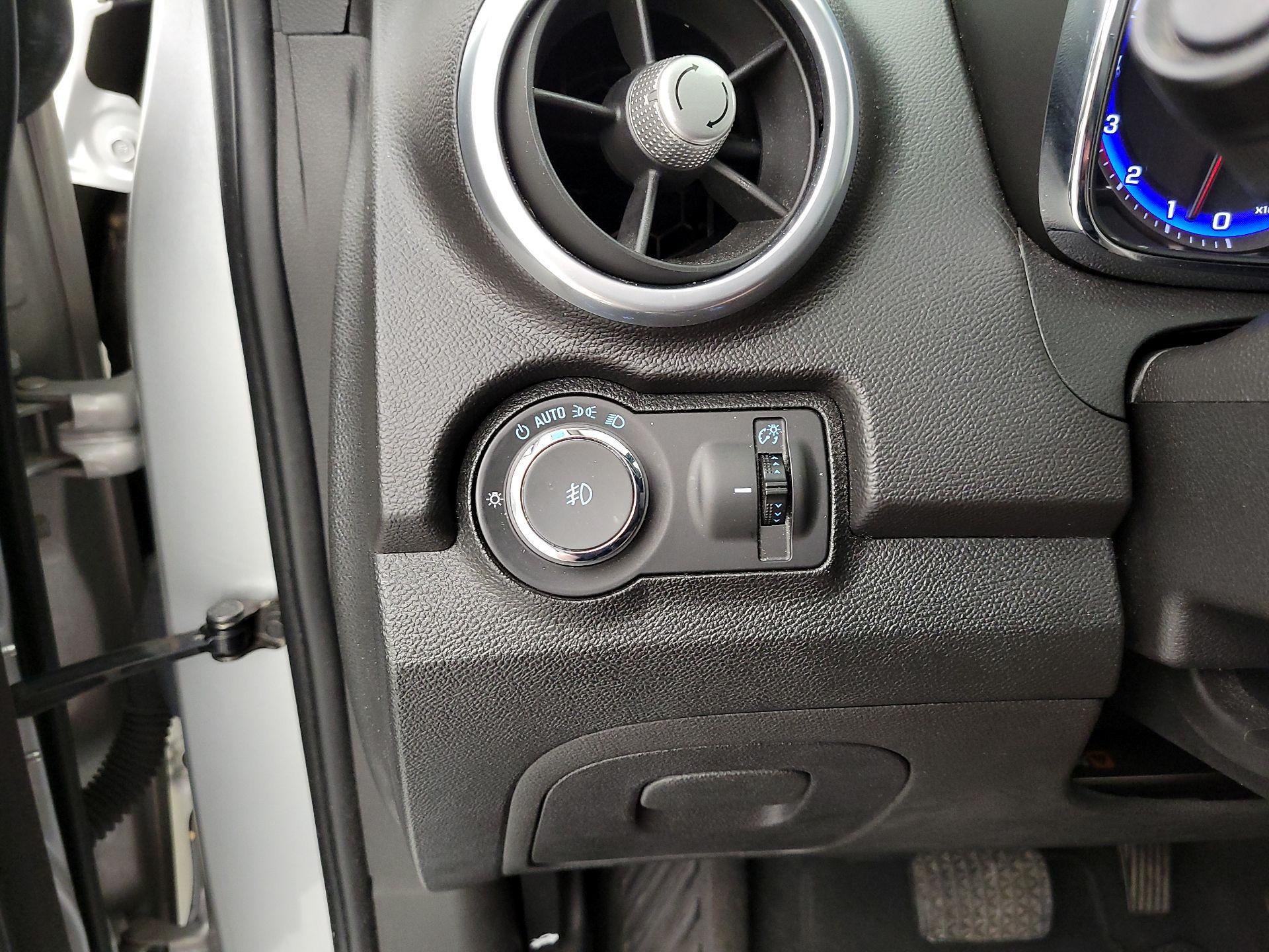 Thumbnail: 2016 Chevrolet Trax - 13