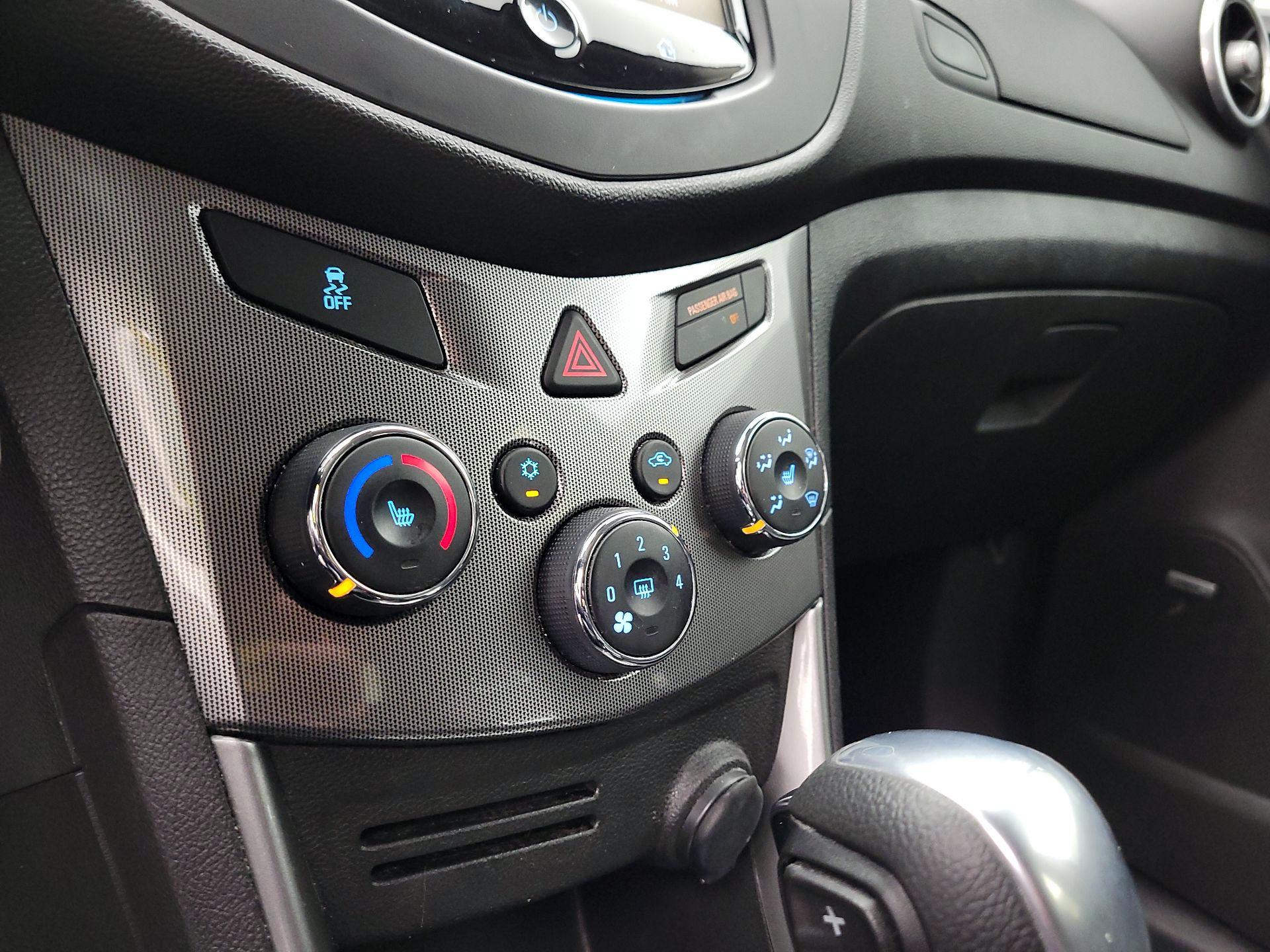 Thumbnail: 2016 Chevrolet Trax - 16