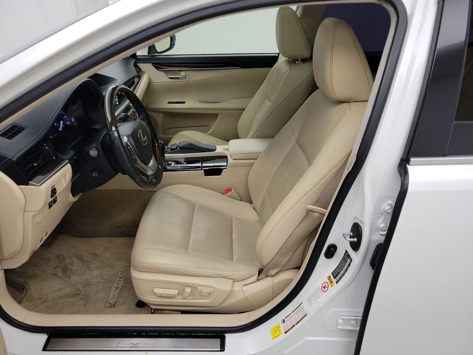 2015 Lexus ES 350 - Photo 12