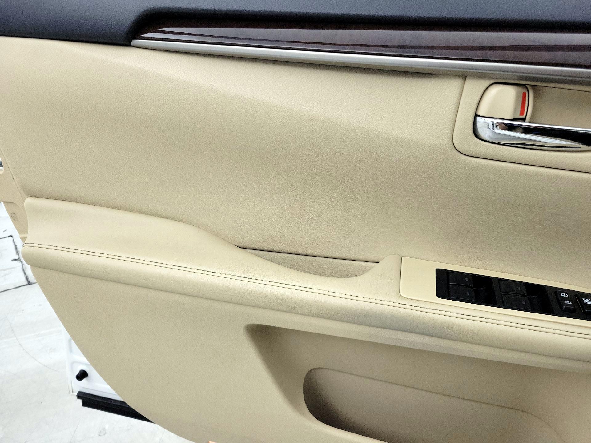 Thumbnail: 2015 Lexus ES - 12