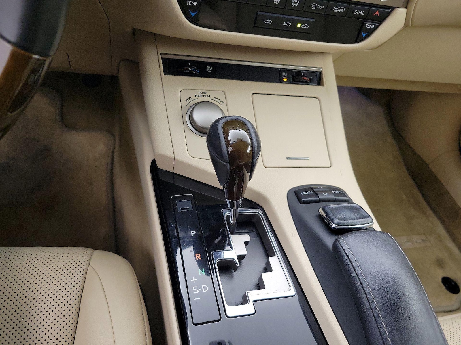 2015 Lexus ES 350 - Photo 19