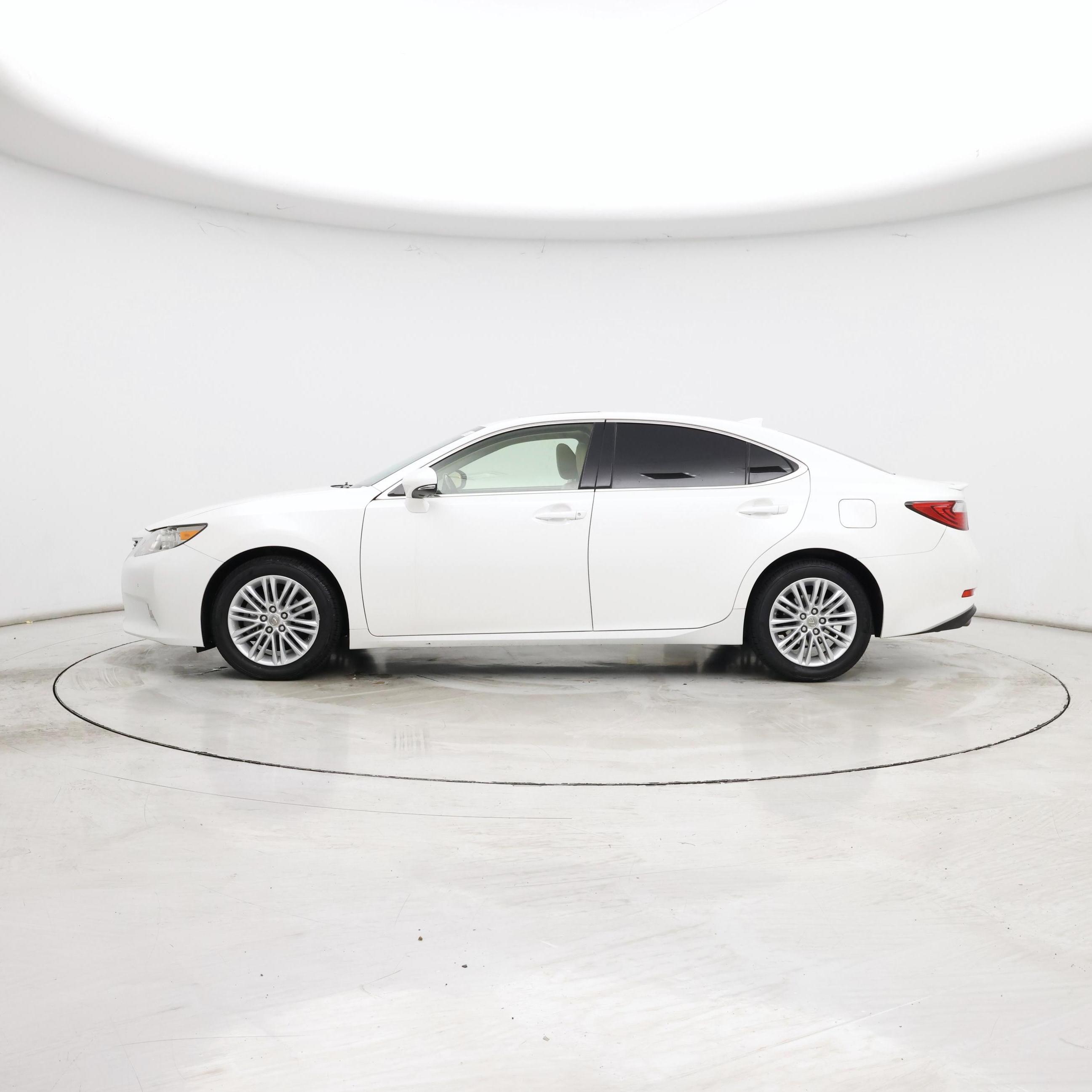 Thumbnail: 2015 Lexus ES - 3