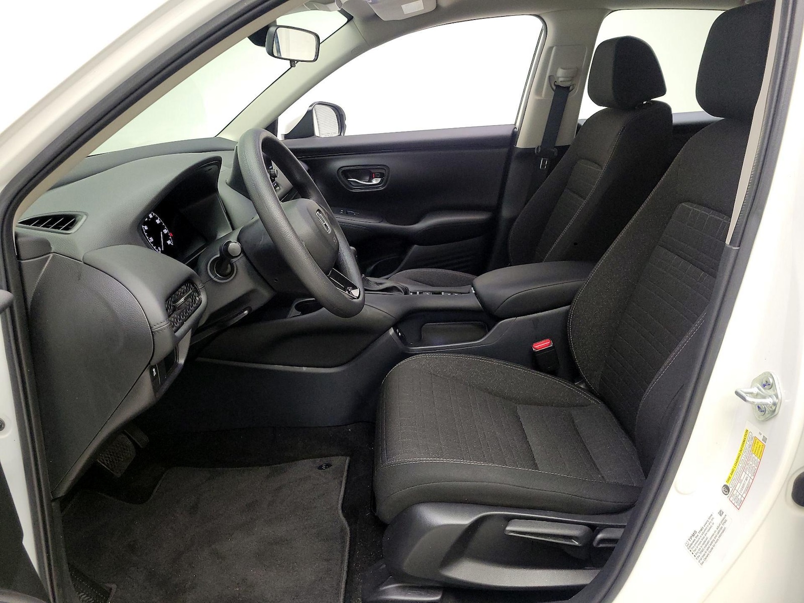 2025 Honda HR-V LX - Photo 12