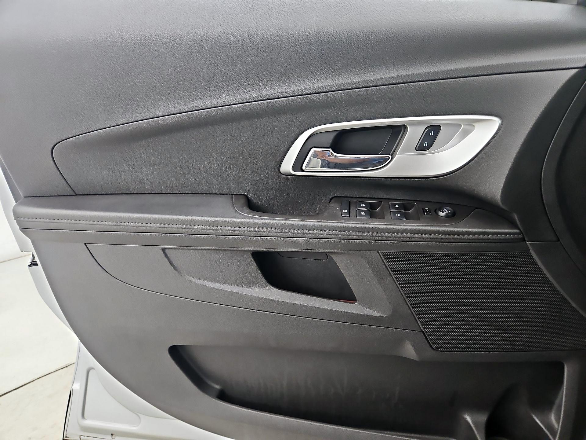 Thumbnail: 2015 Chevrolet Equinox - 12