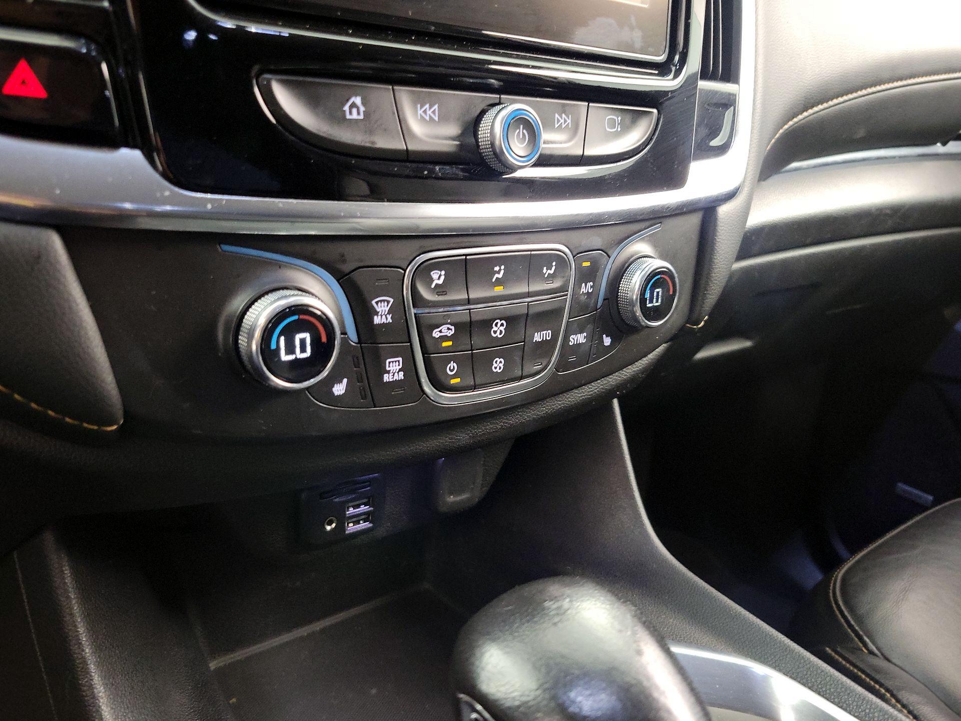 Thumbnail: 2021 Chevrolet Traverse - 16