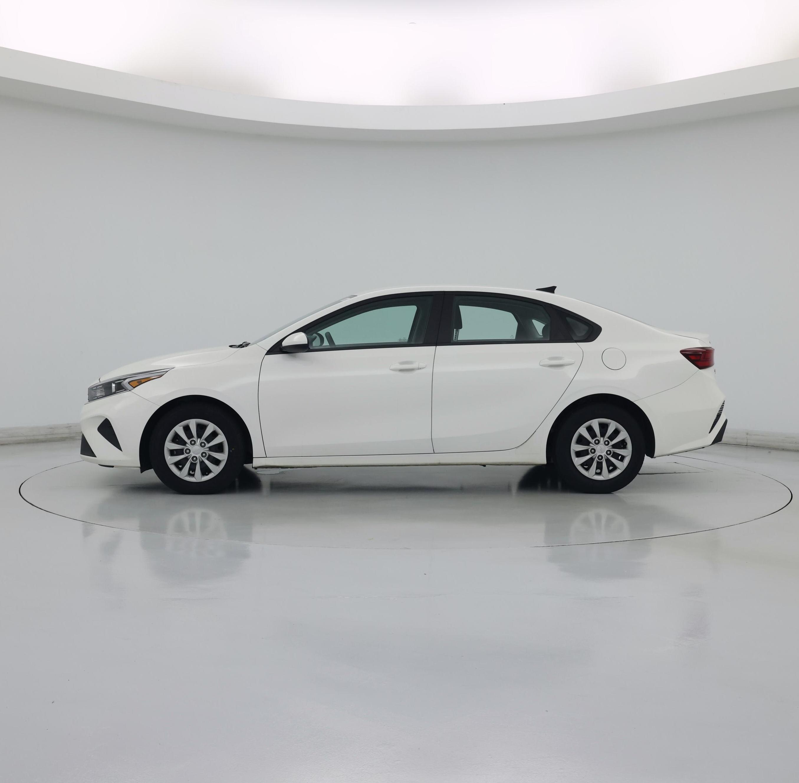 Thumbnail: 2024 Kia Forte - 3