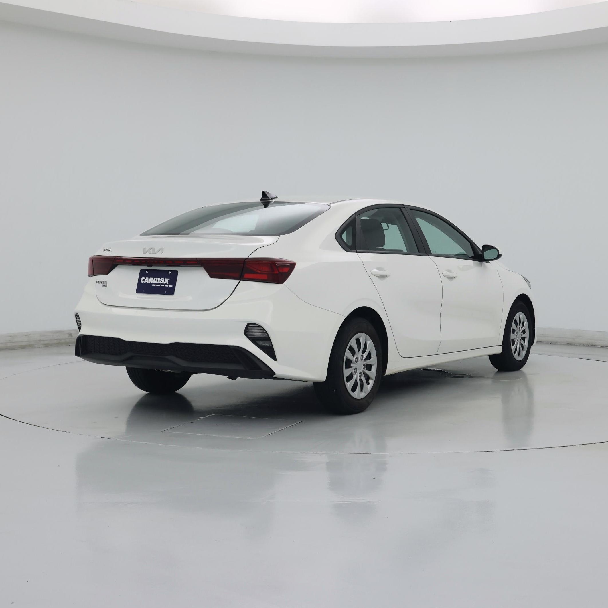 Thumbnail: 2024 Kia Forte - 8