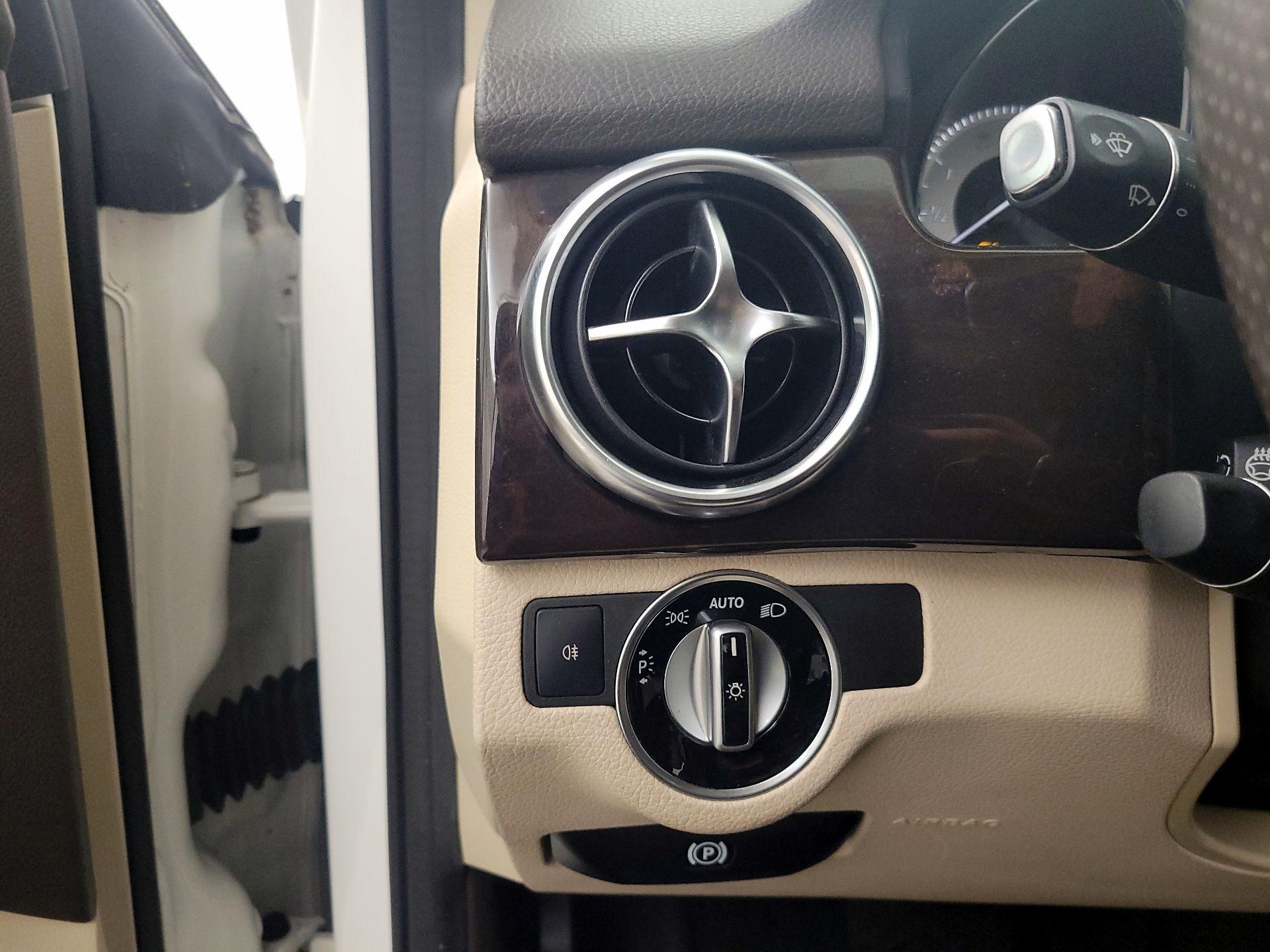 Thumbnail: 2015 Mercedes-Benz GLK - 13
