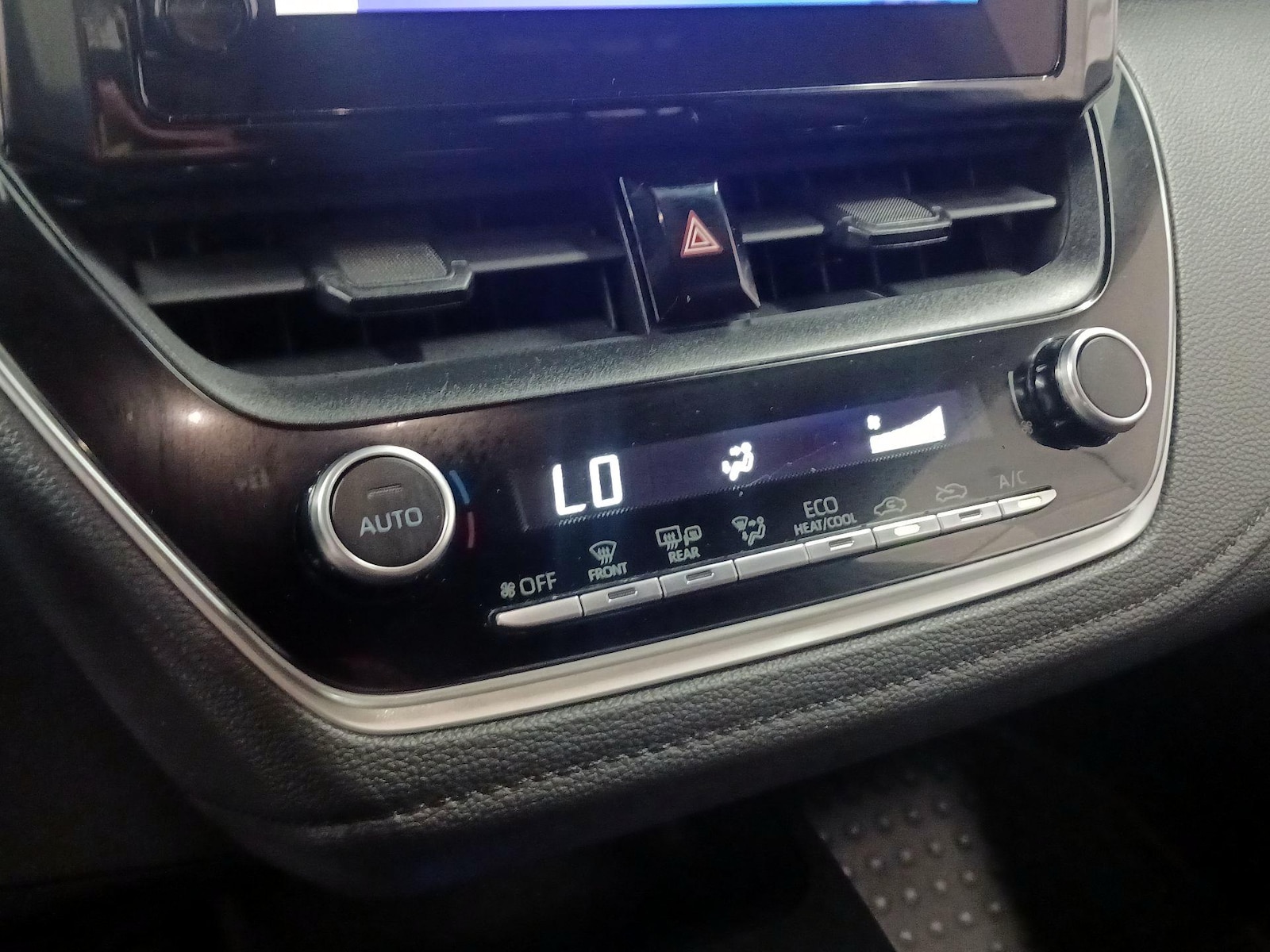 2023 Toyota Corolla SE - Photo 15