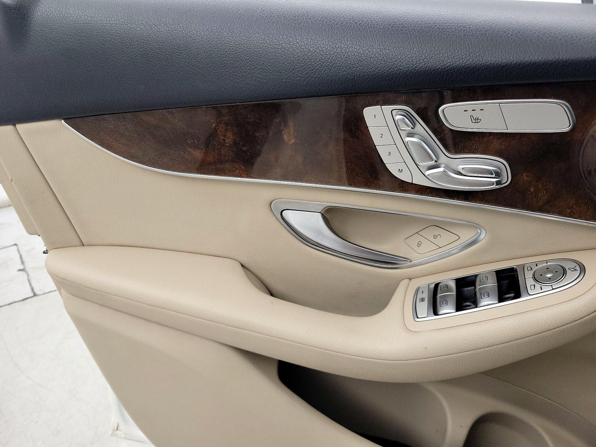 Thumbnail: 2019 Mercedes-Benz GLC - 12