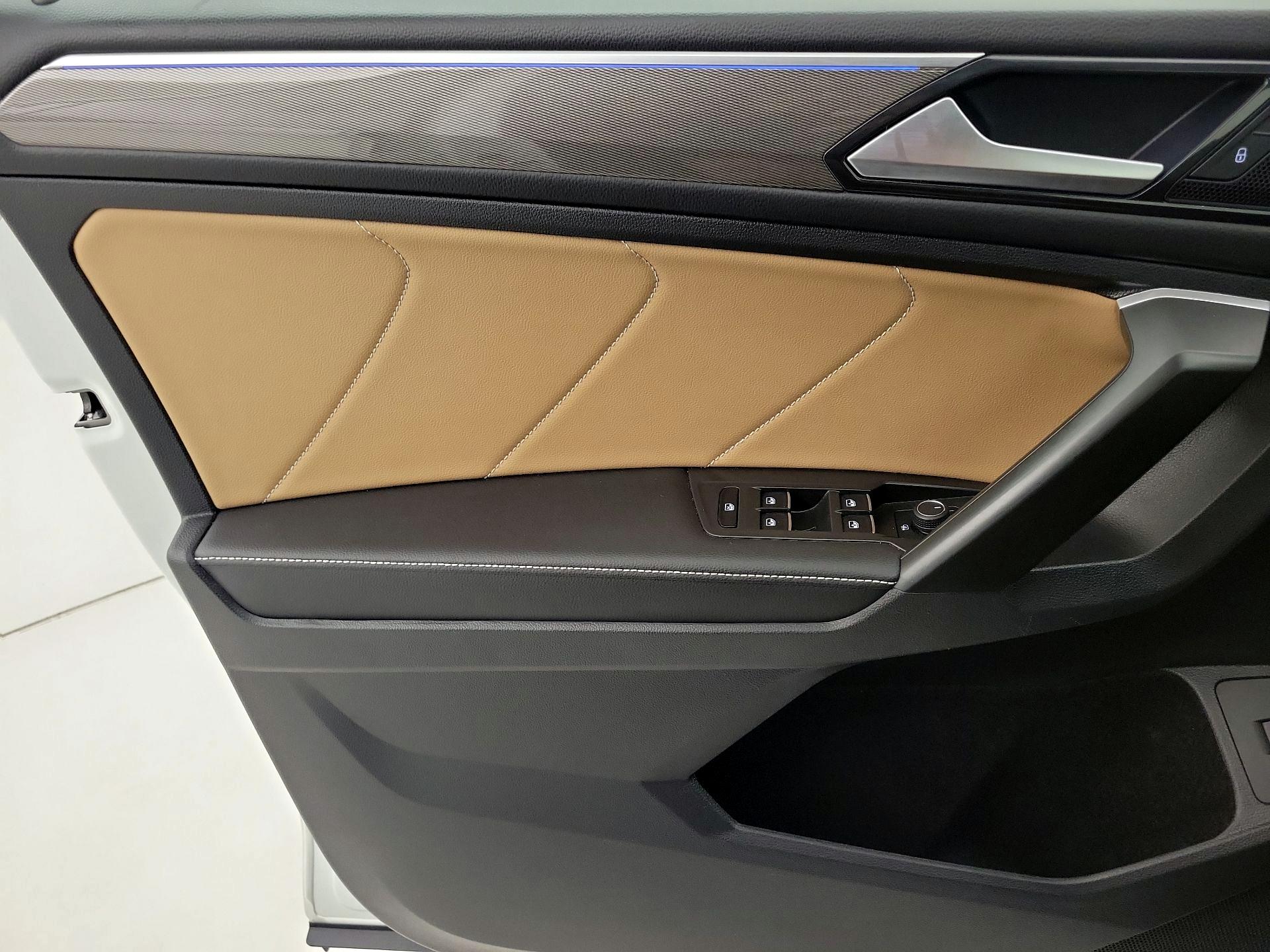 Thumbnail: 2024 Volkswagen Tiguan - 12