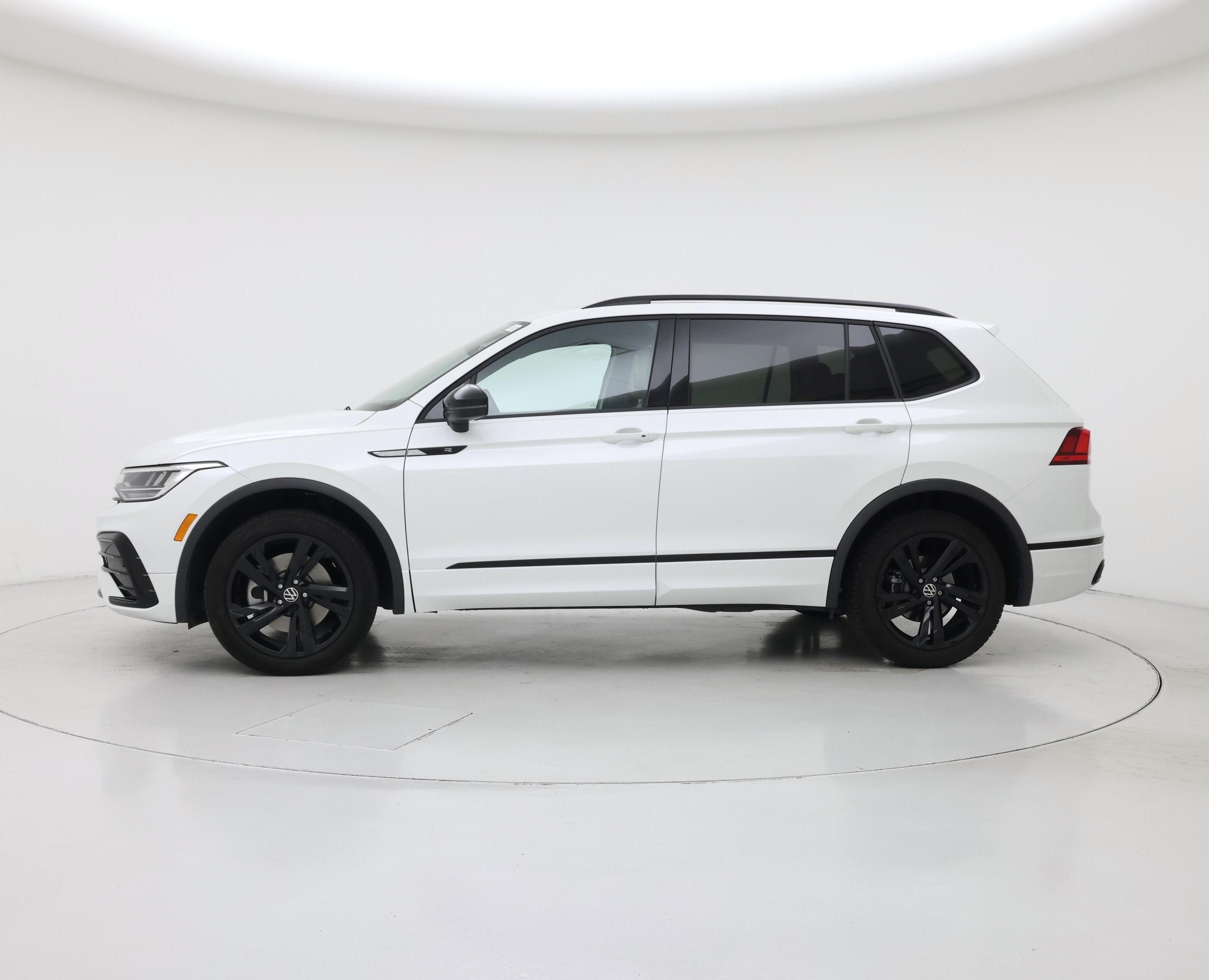 Thumbnail: 2024 Volkswagen Tiguan - 3