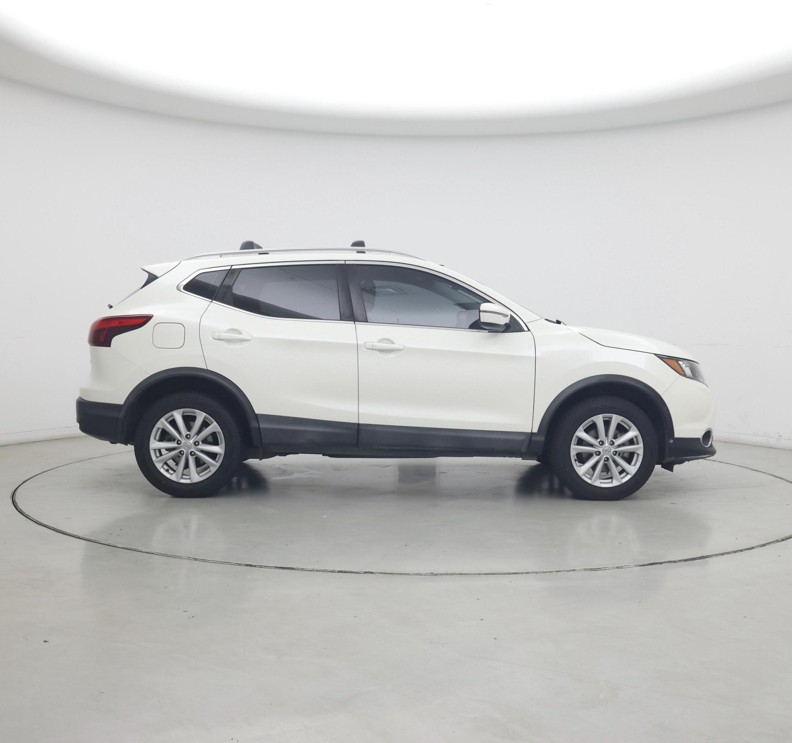 Thumbnail: 2018 Nissan Rogue Sport - 7