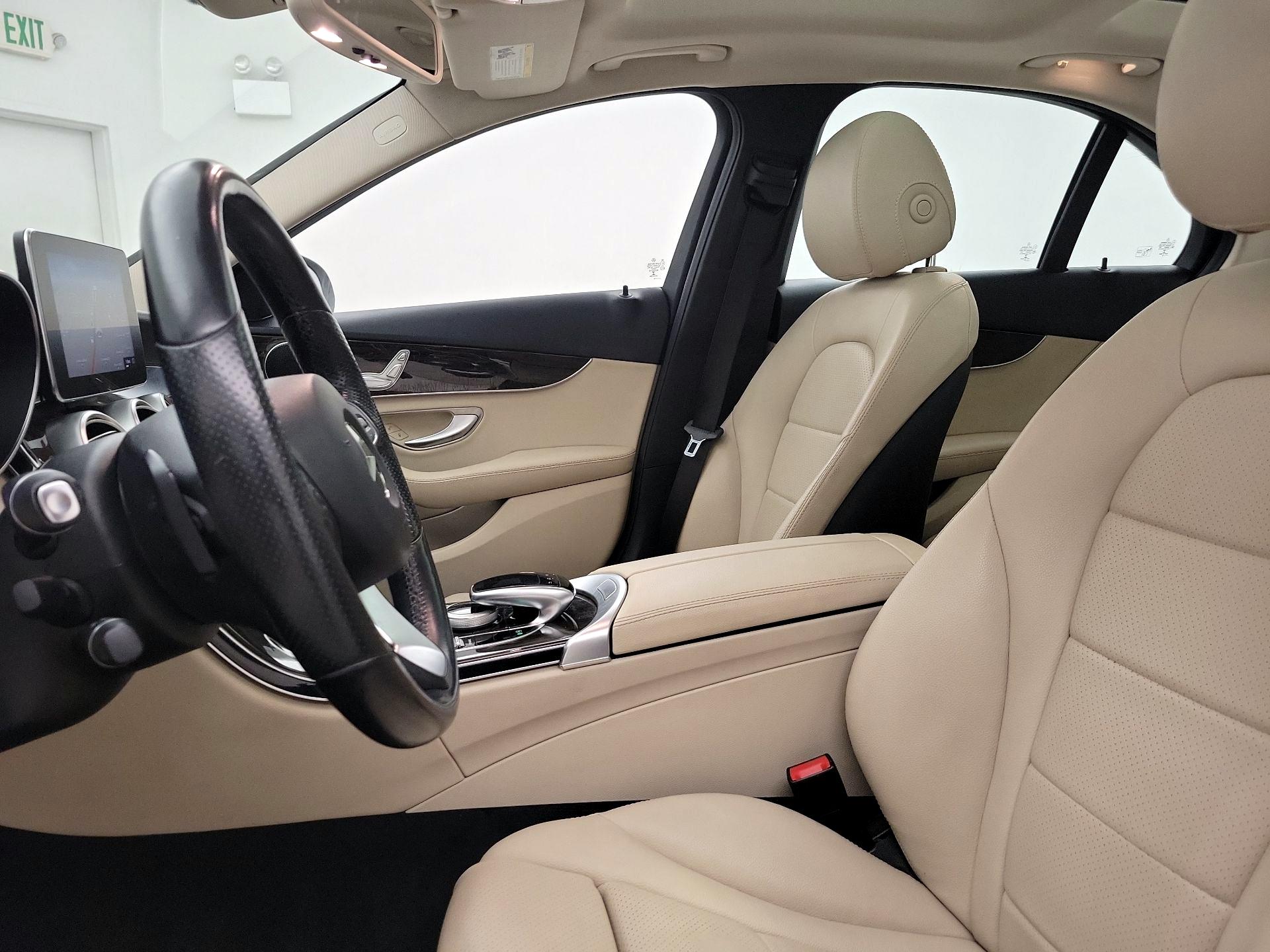 Thumbnail: 2016 Mercedes-Benz C-Class - 11