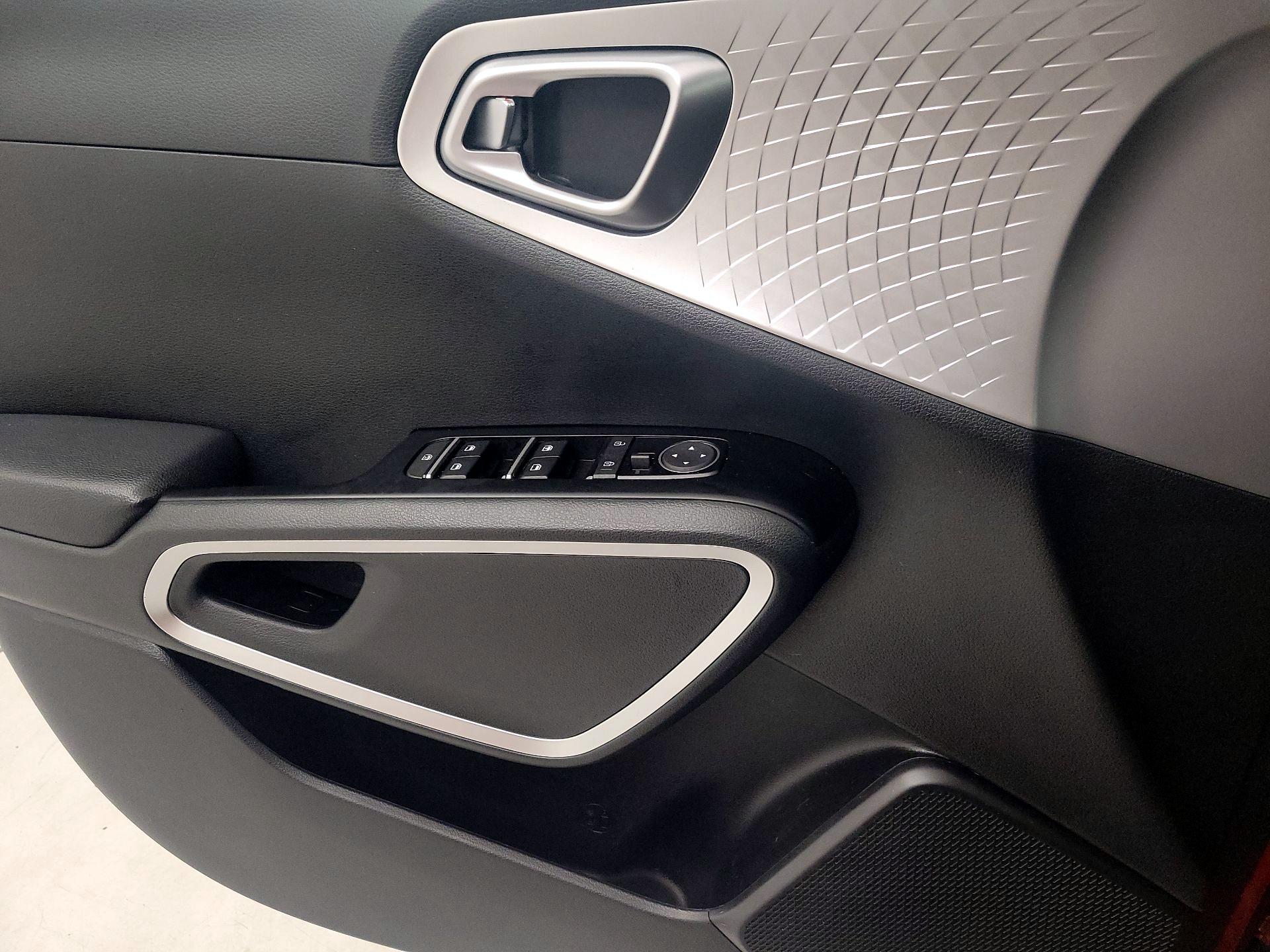 Thumbnail: 2023 Kia Soul - 10