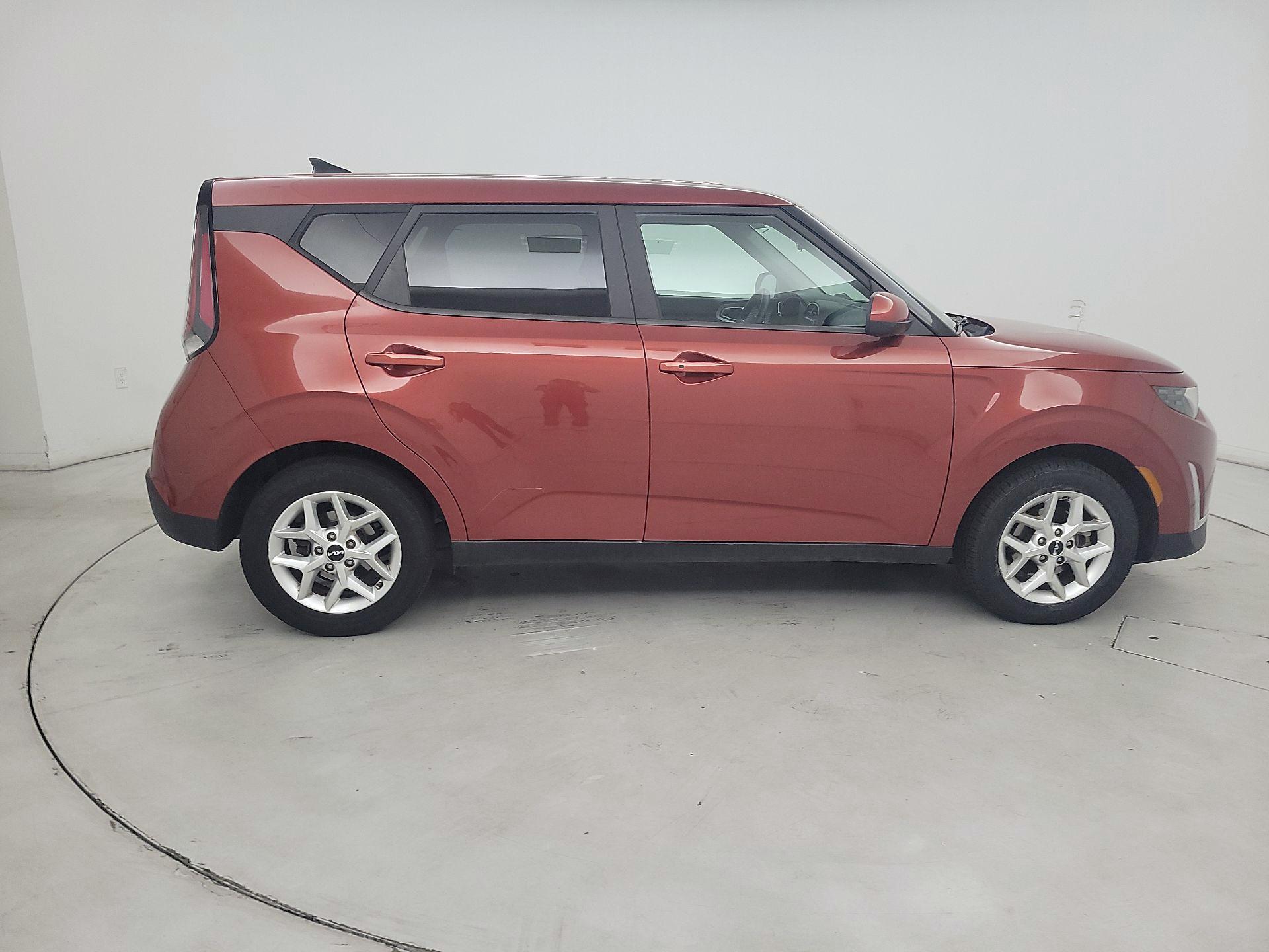 Thumbnail: 2023 Kia Soul - 4