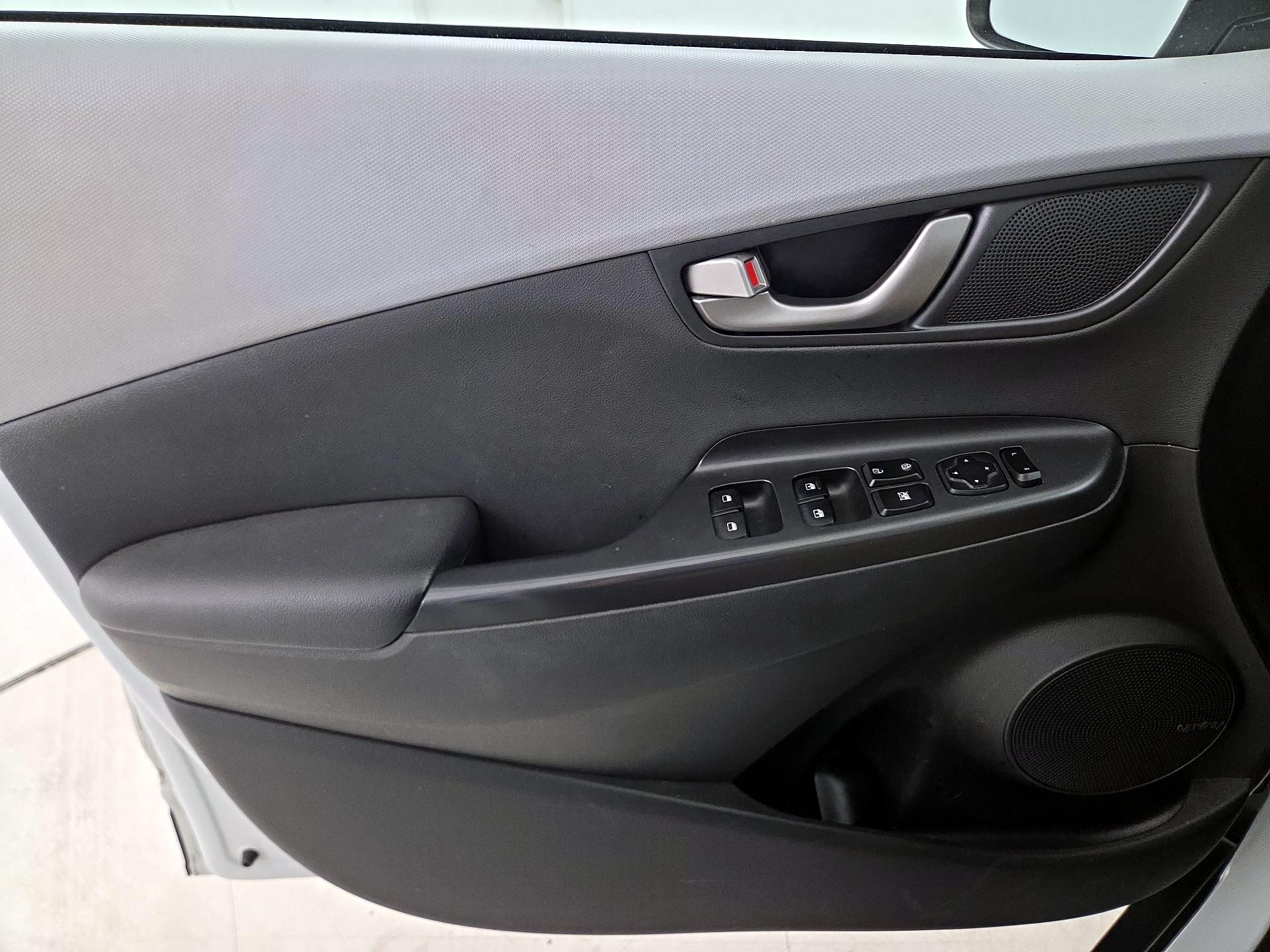 Thumbnail: 2018 Hyundai Kona - 12