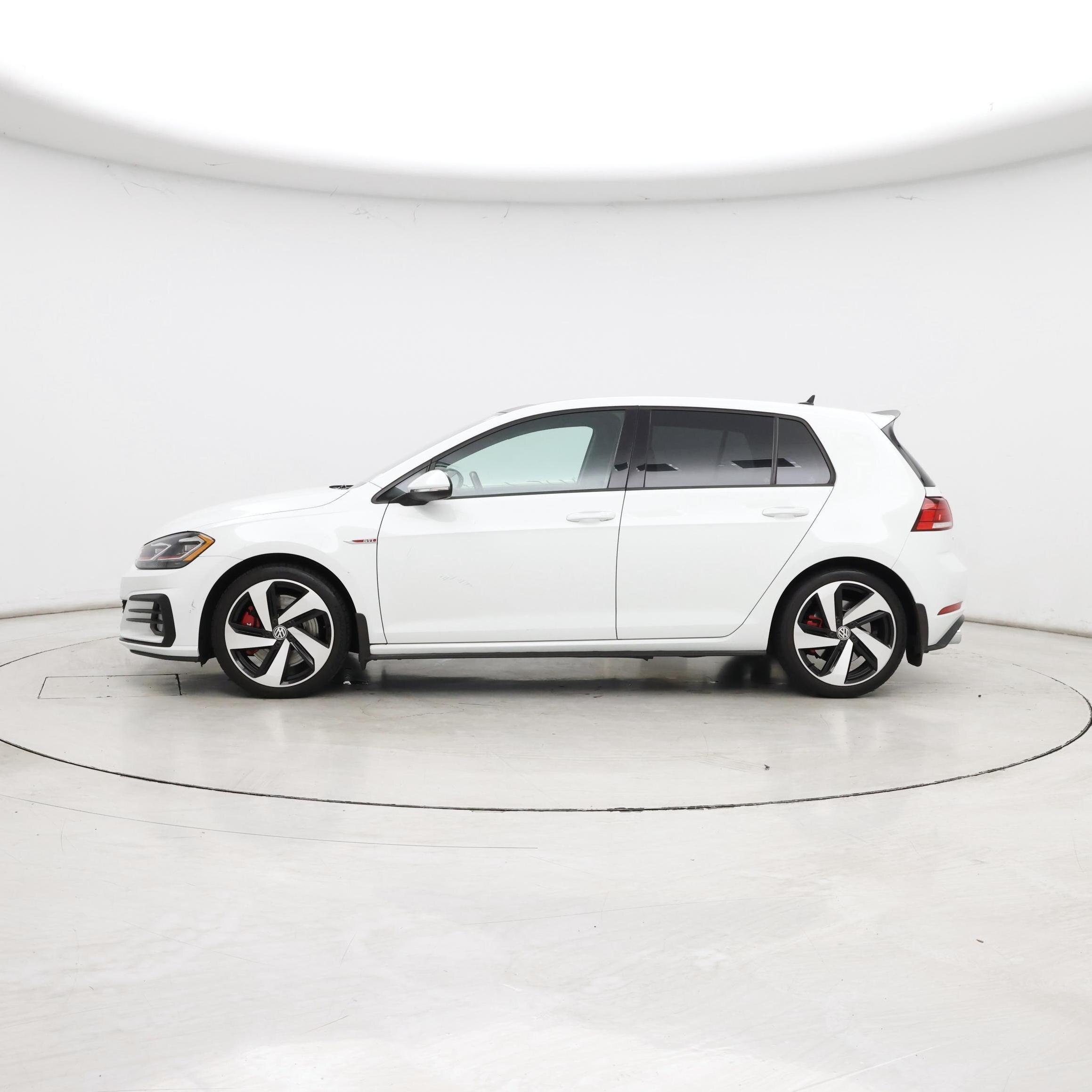 Thumbnail: 2018 Volkswagen Golf - 3