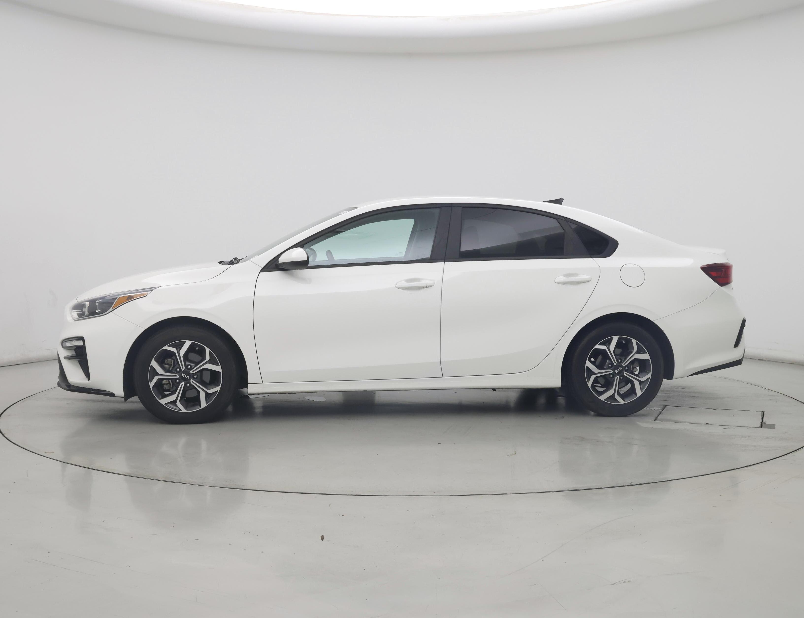 Thumbnail: 2021 Kia Forte - 3