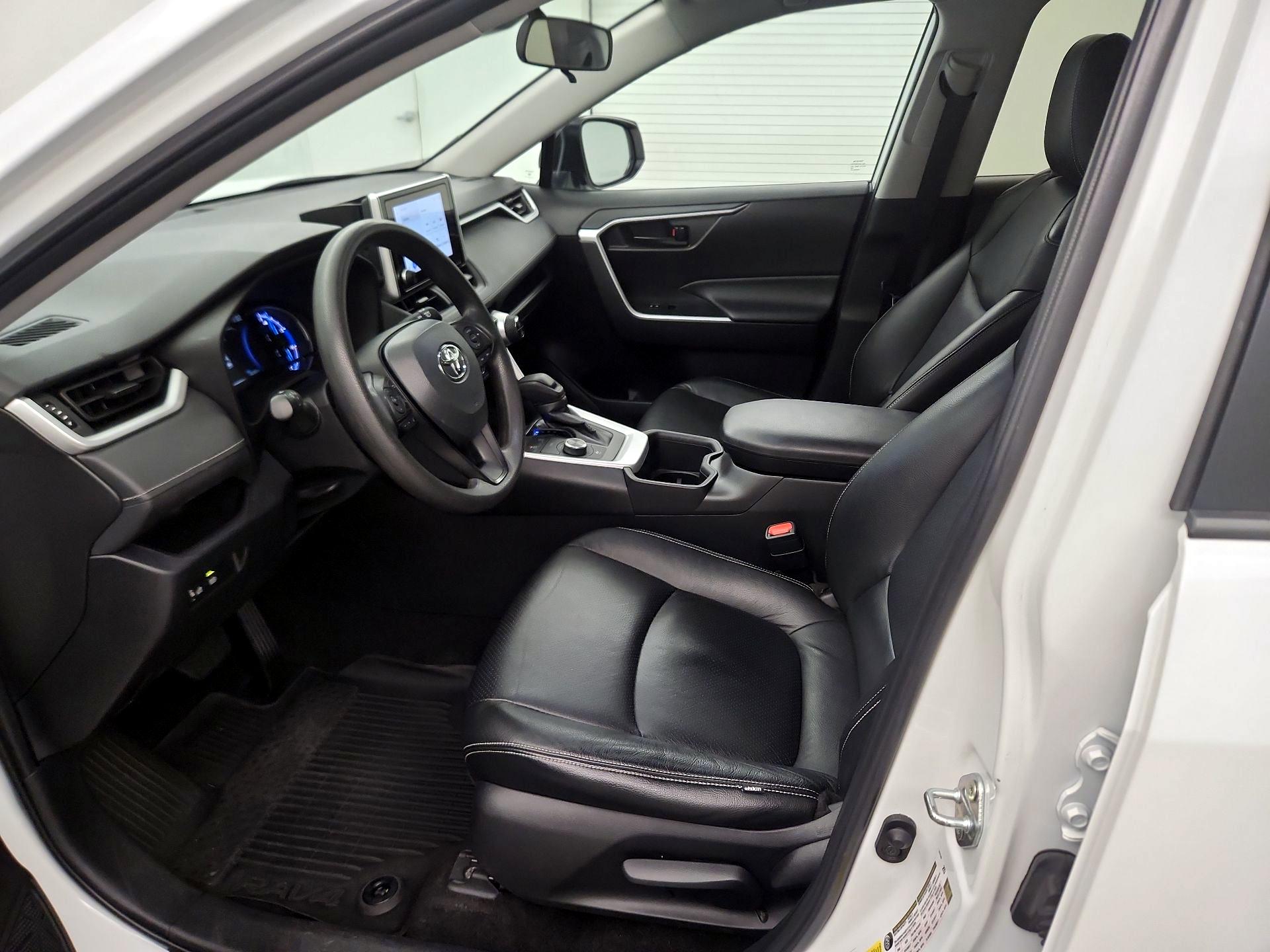 Thumbnail: 2024 Toyota RAV4 - 11
