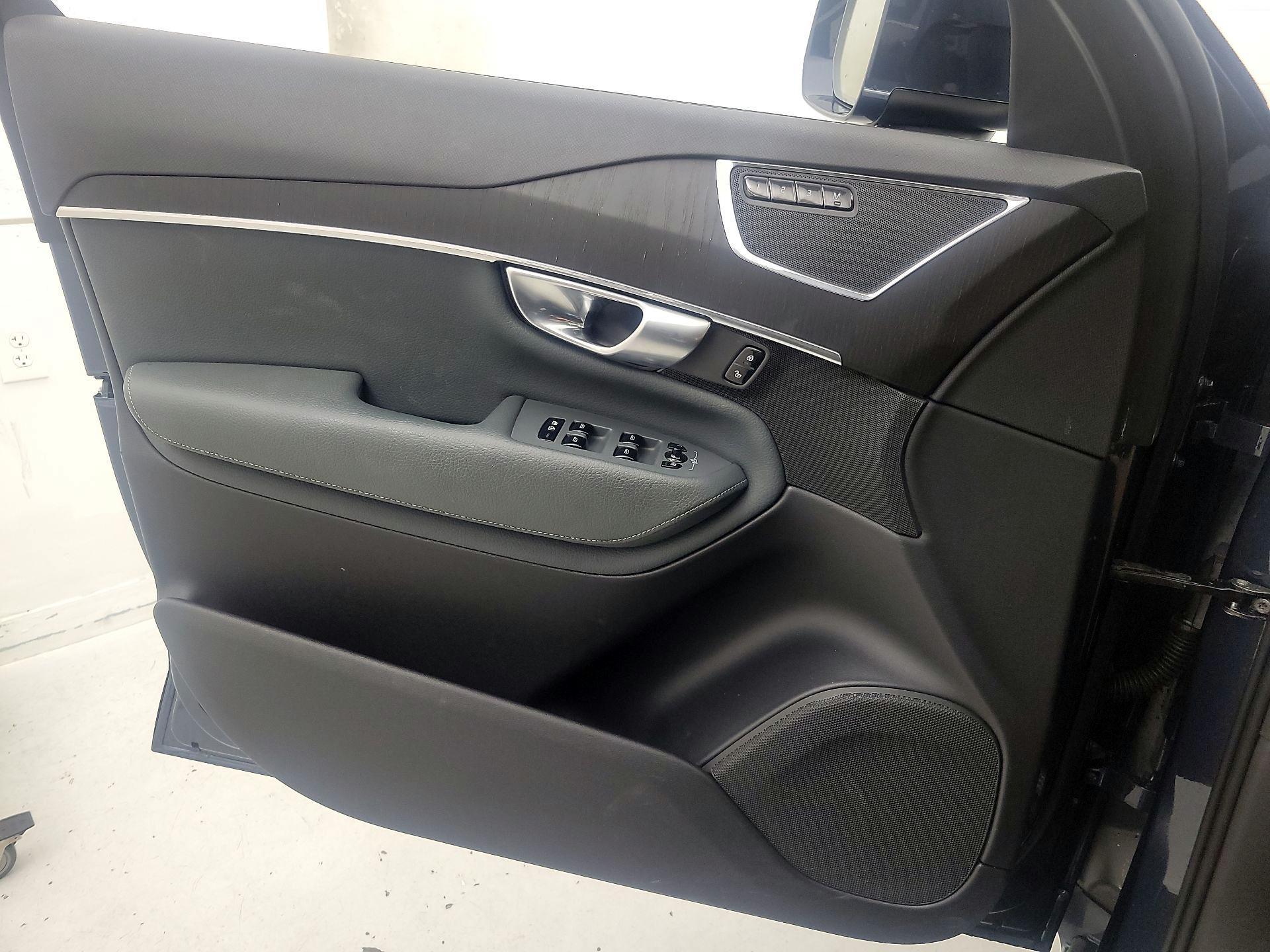 Thumbnail: 2020 Volvo XC90 - 12