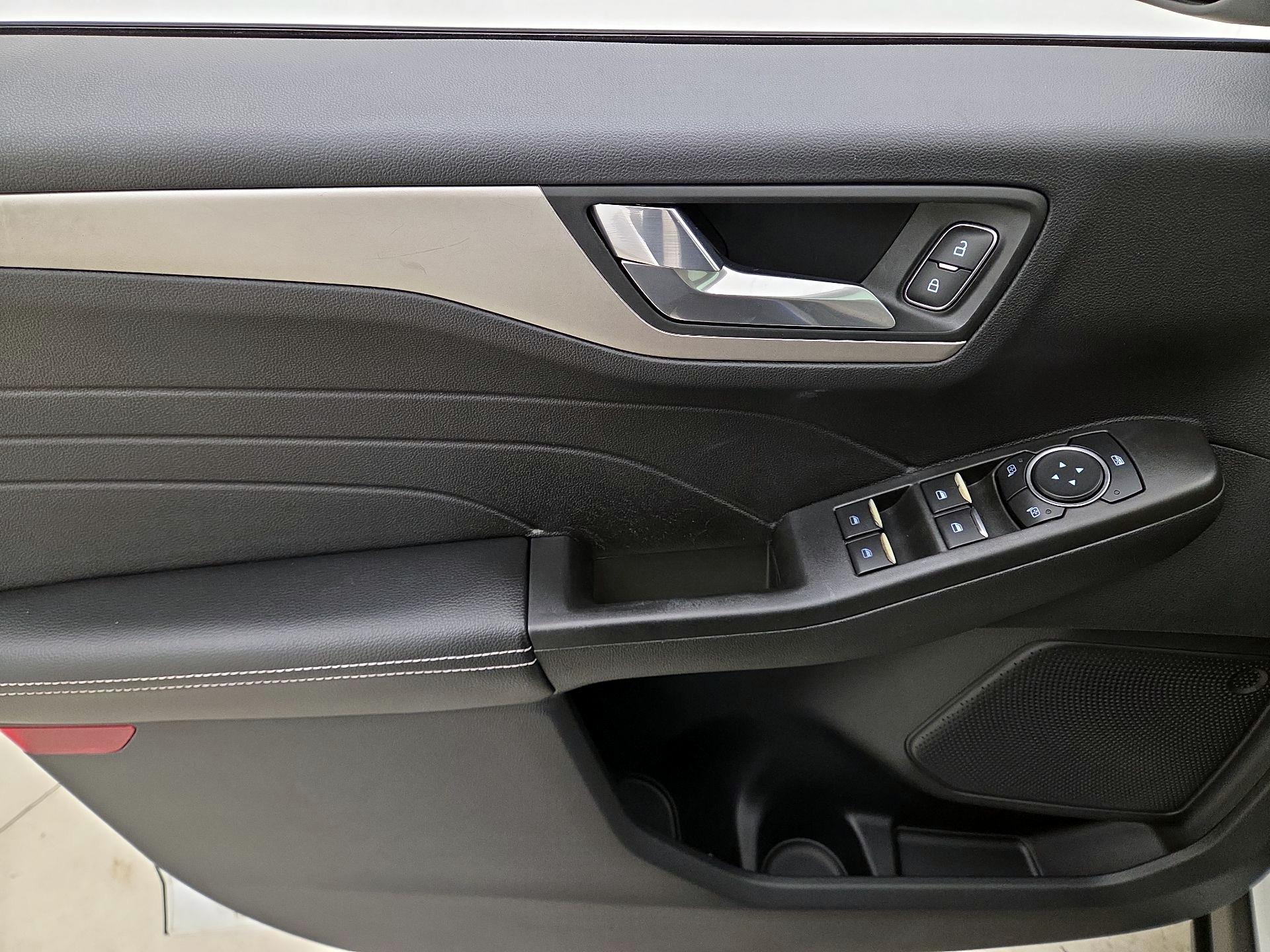 Thumbnail: 2021 Ford Escape - 12